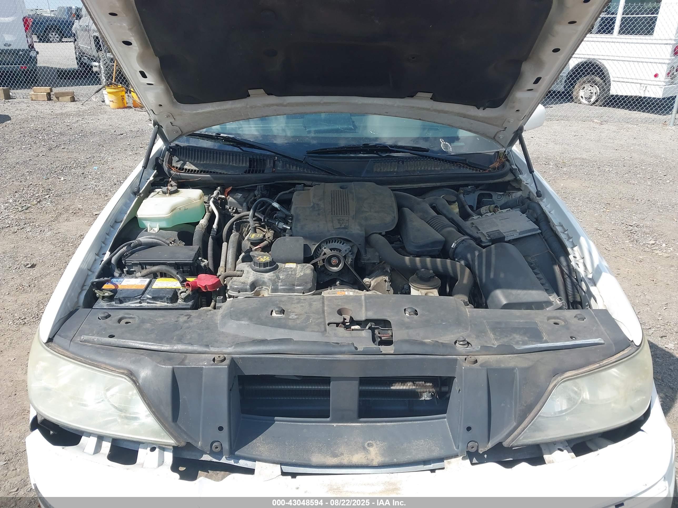 LINCOLN TOWN image 10