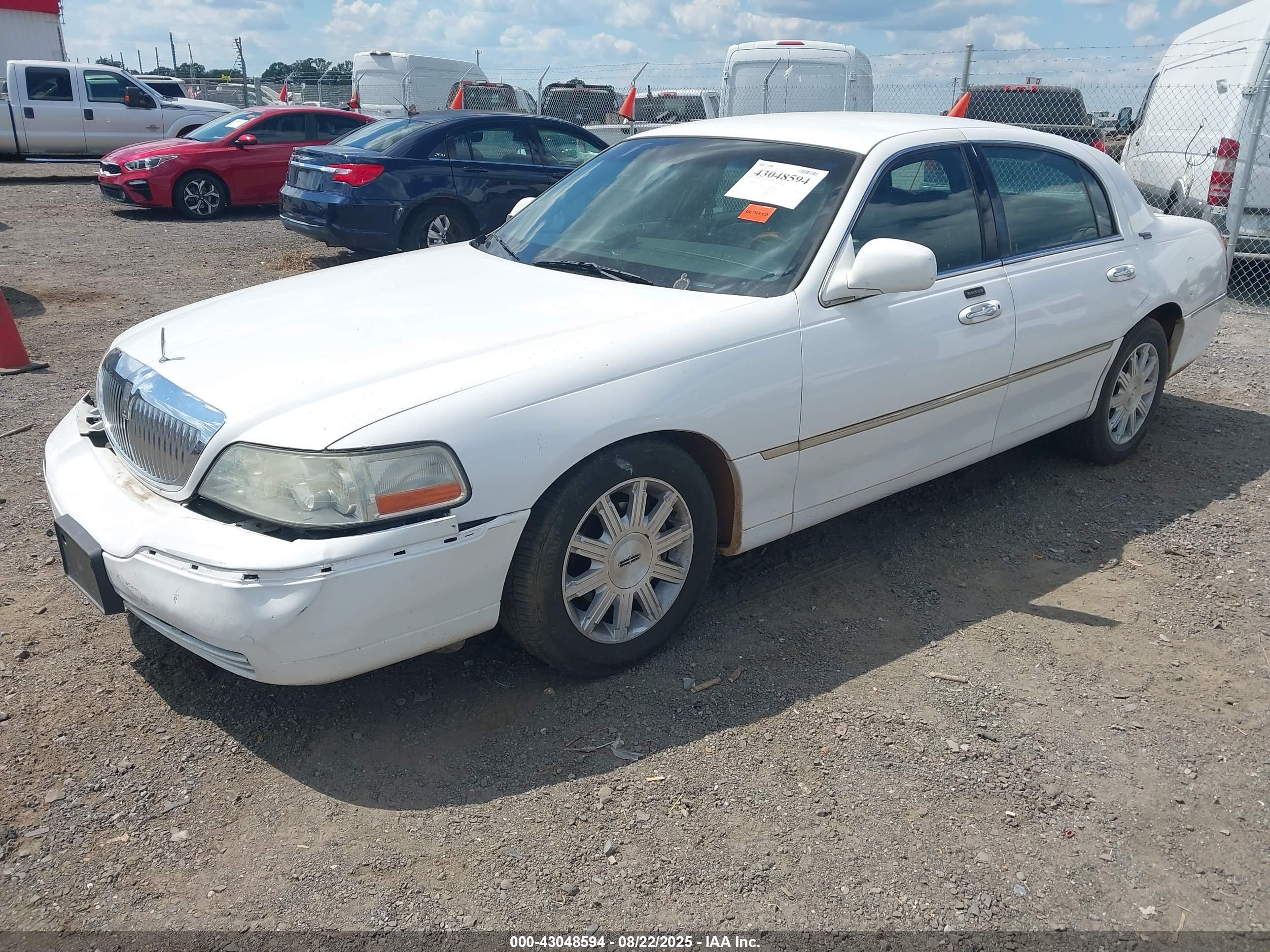 LINCOLN TOWN image 2
