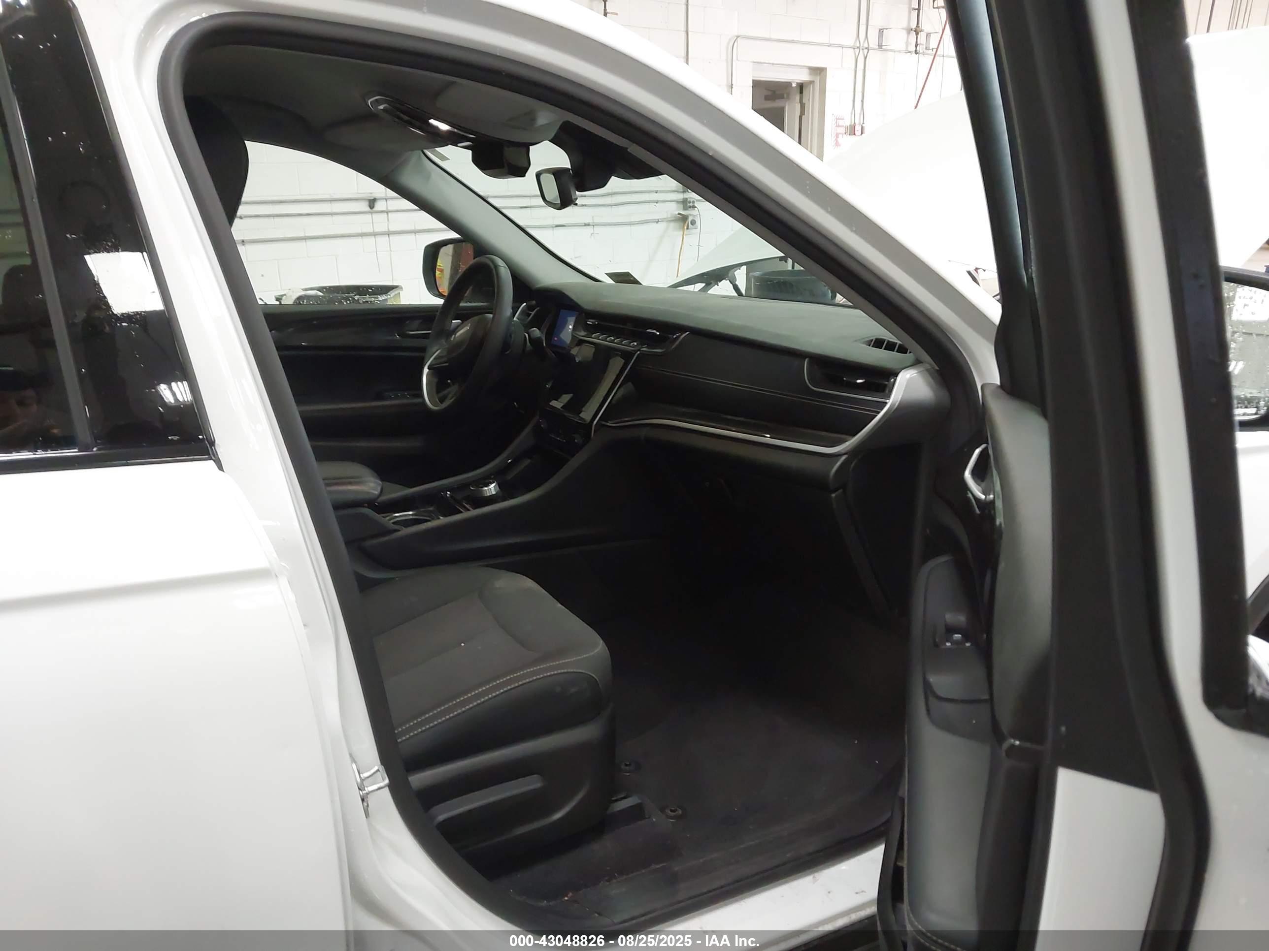 JEEP GRAND image 5