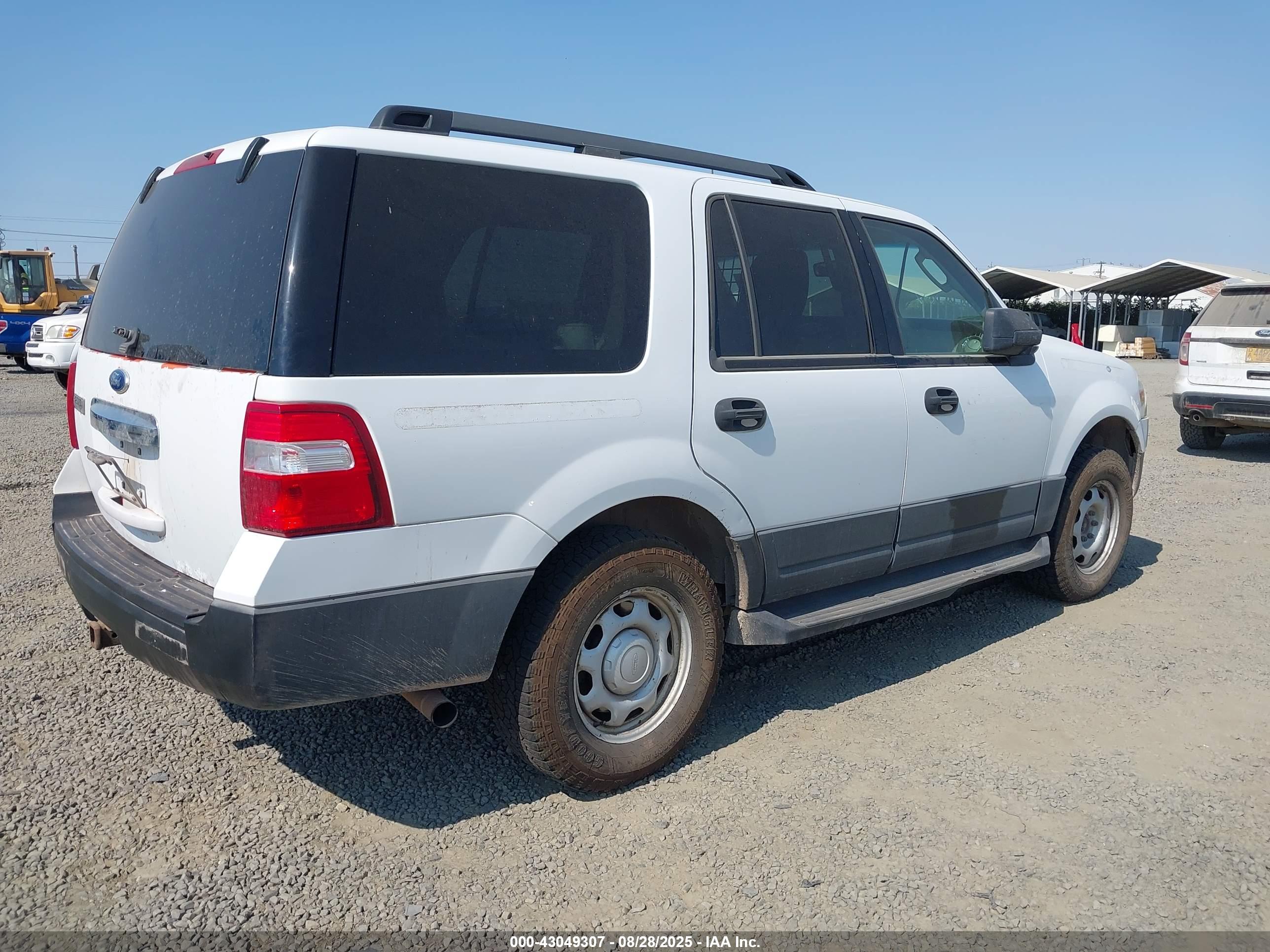 FORD EXPEDITION image 4