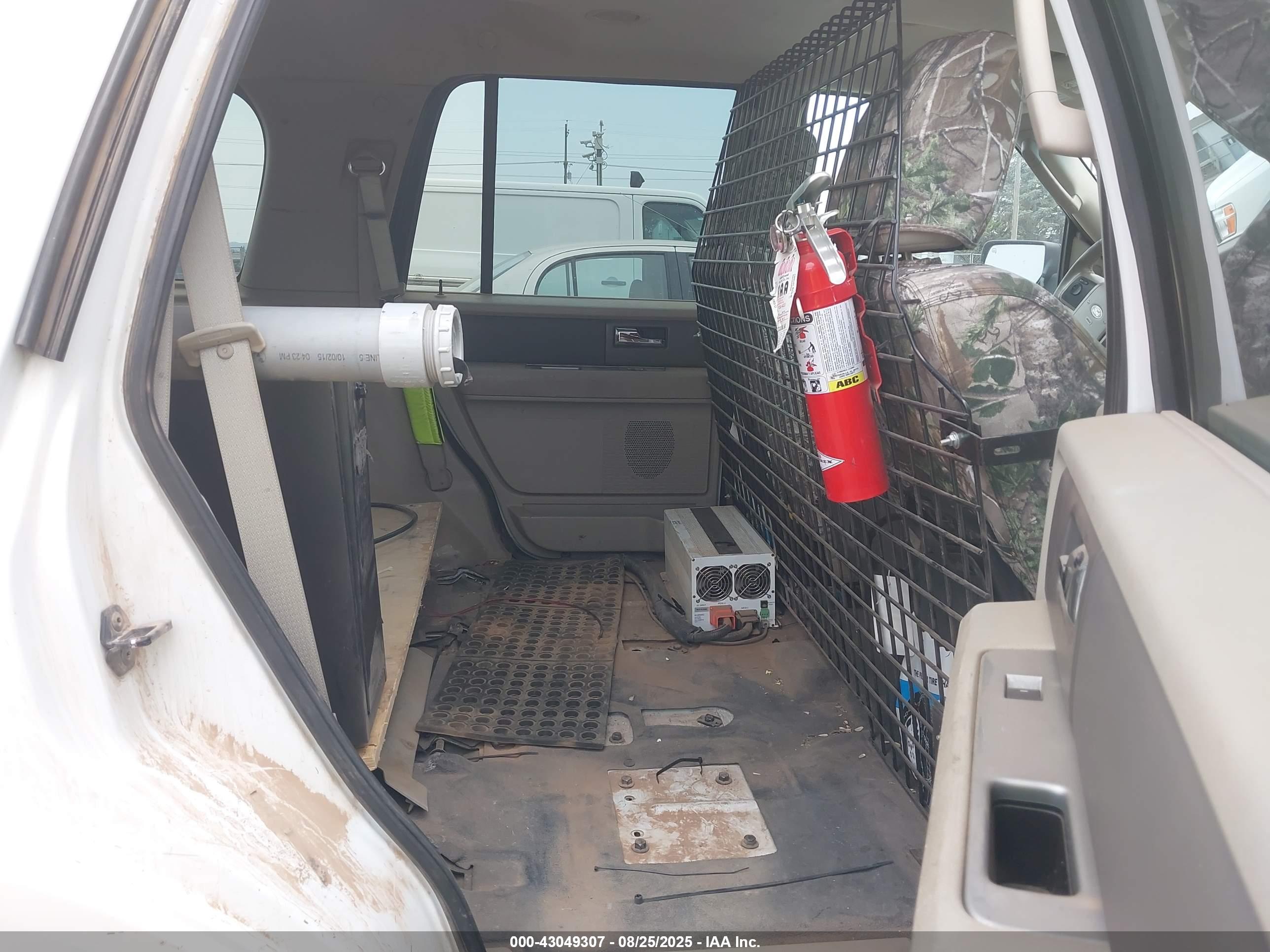FORD EXPEDITION image 8