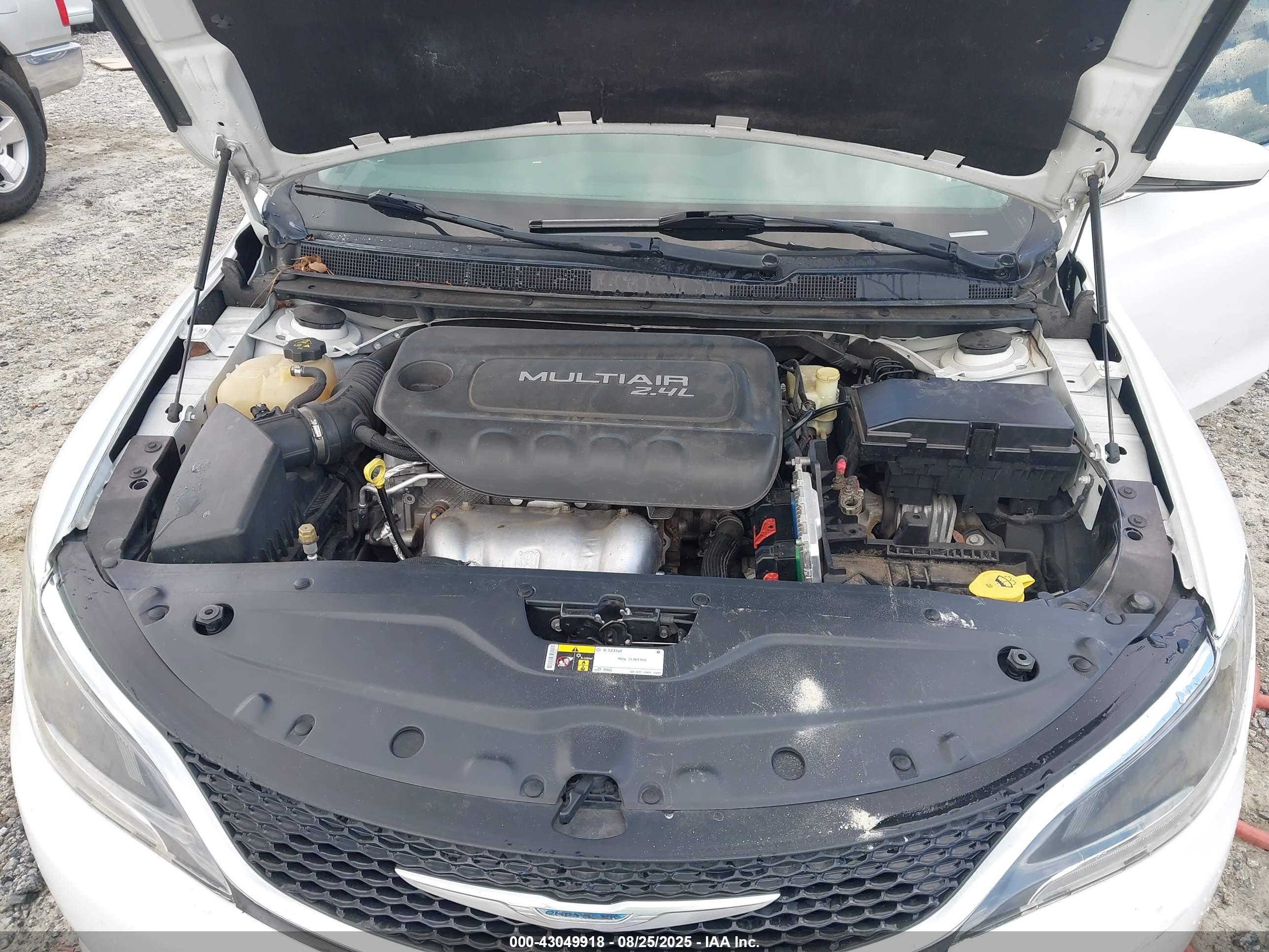 CHRYSLER 200 image 10