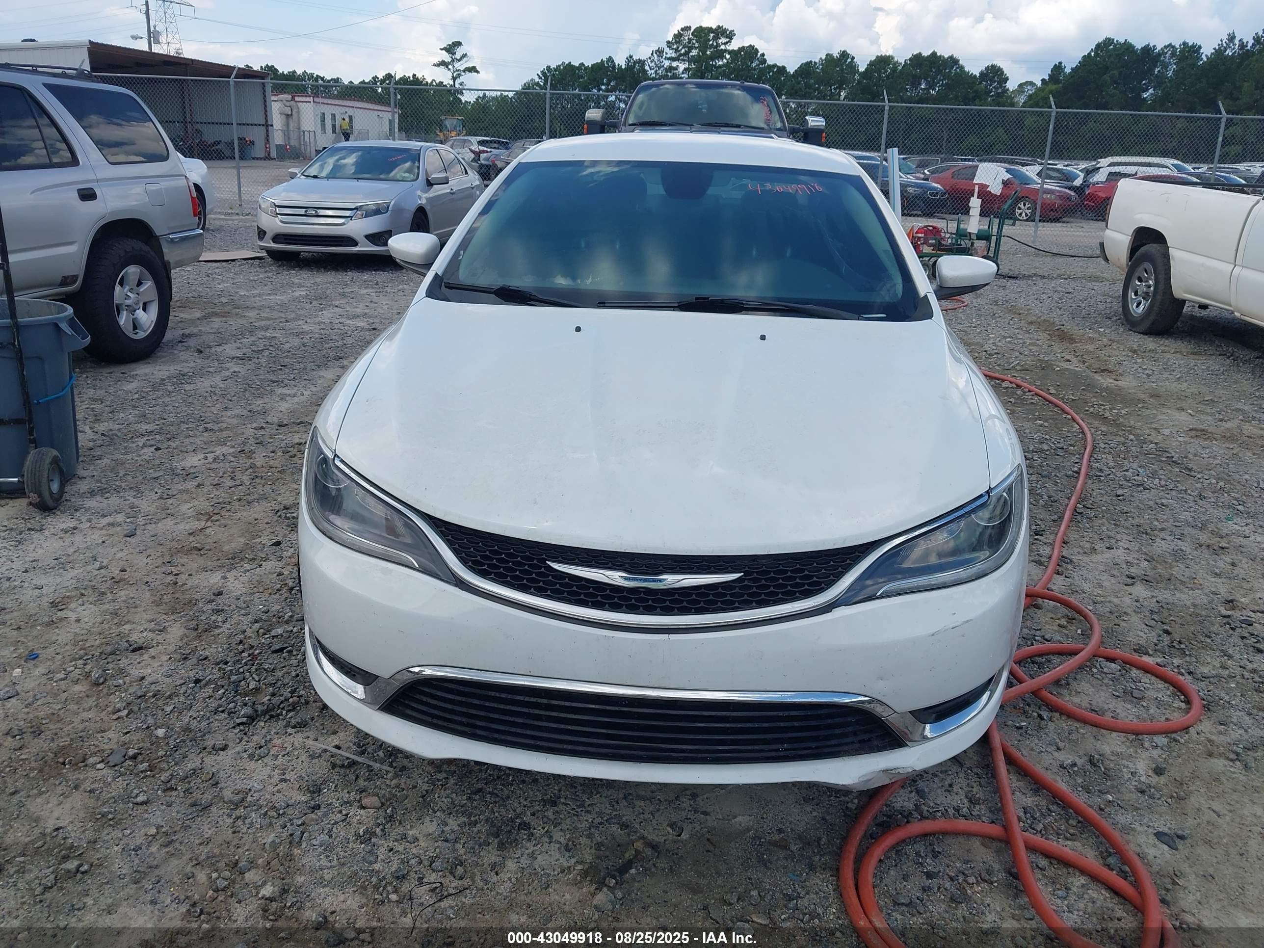 CHRYSLER 200 image 6