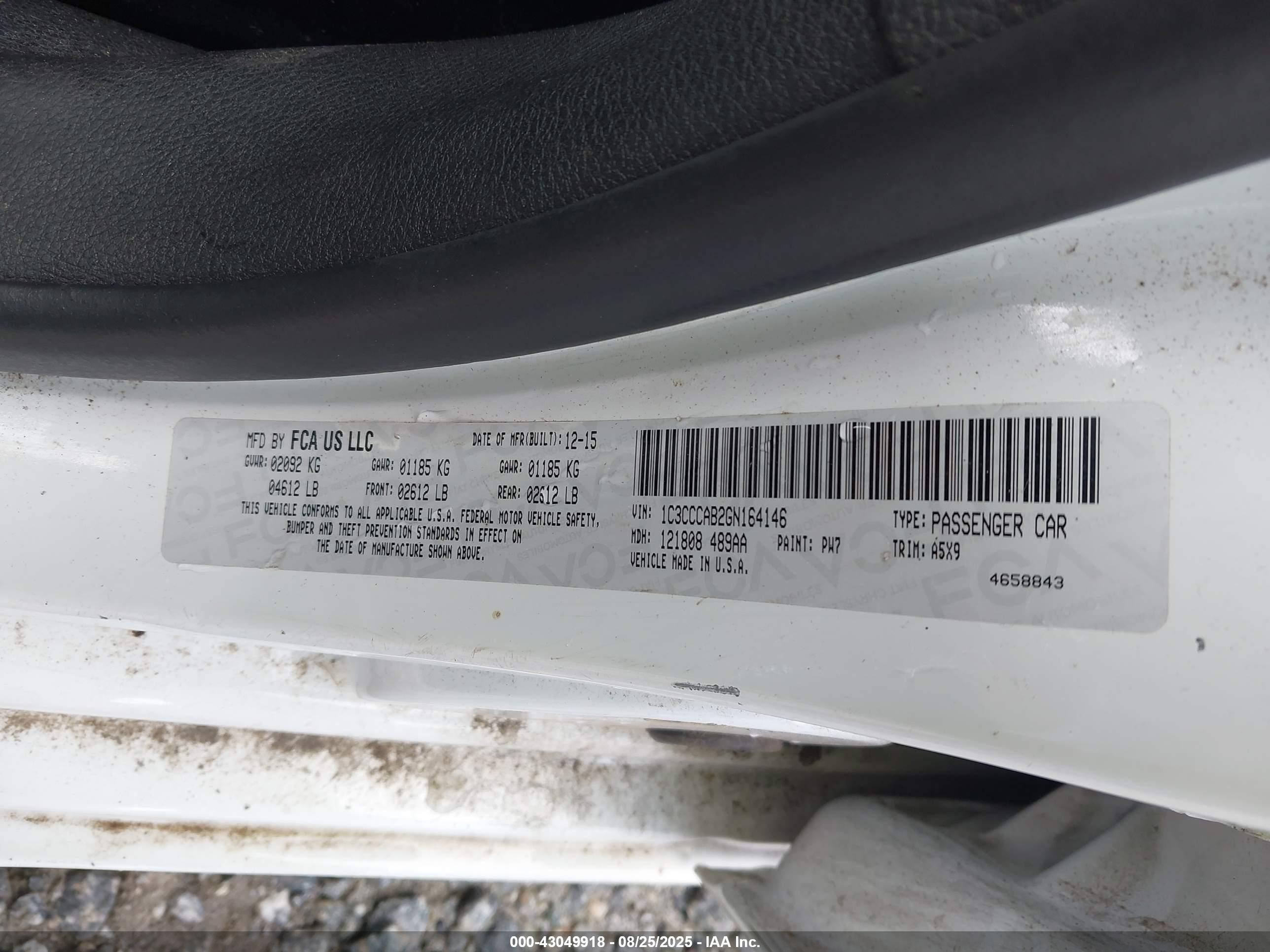 CHRYSLER 200 image 9