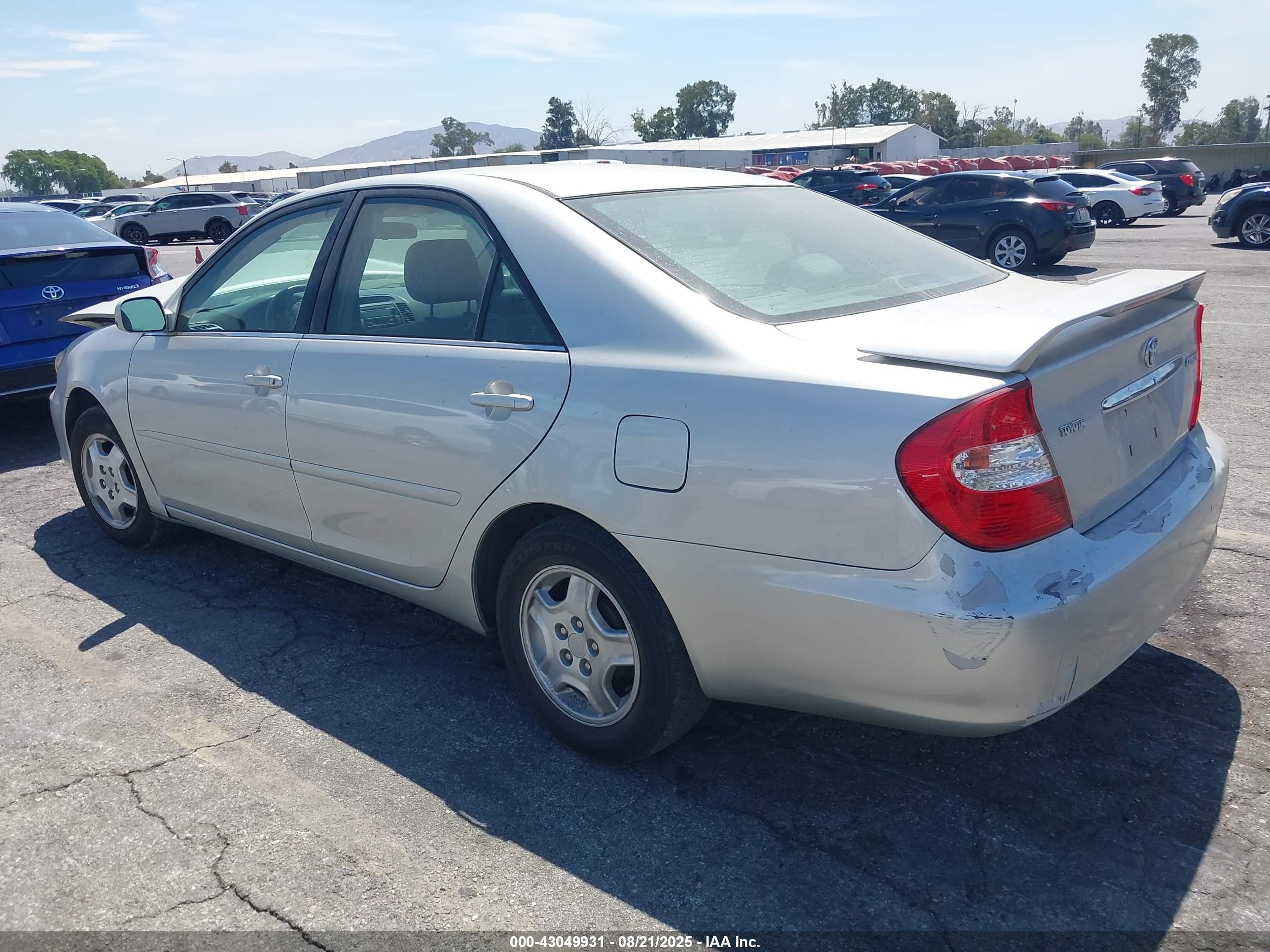 TOYOTA CAMRY image 3