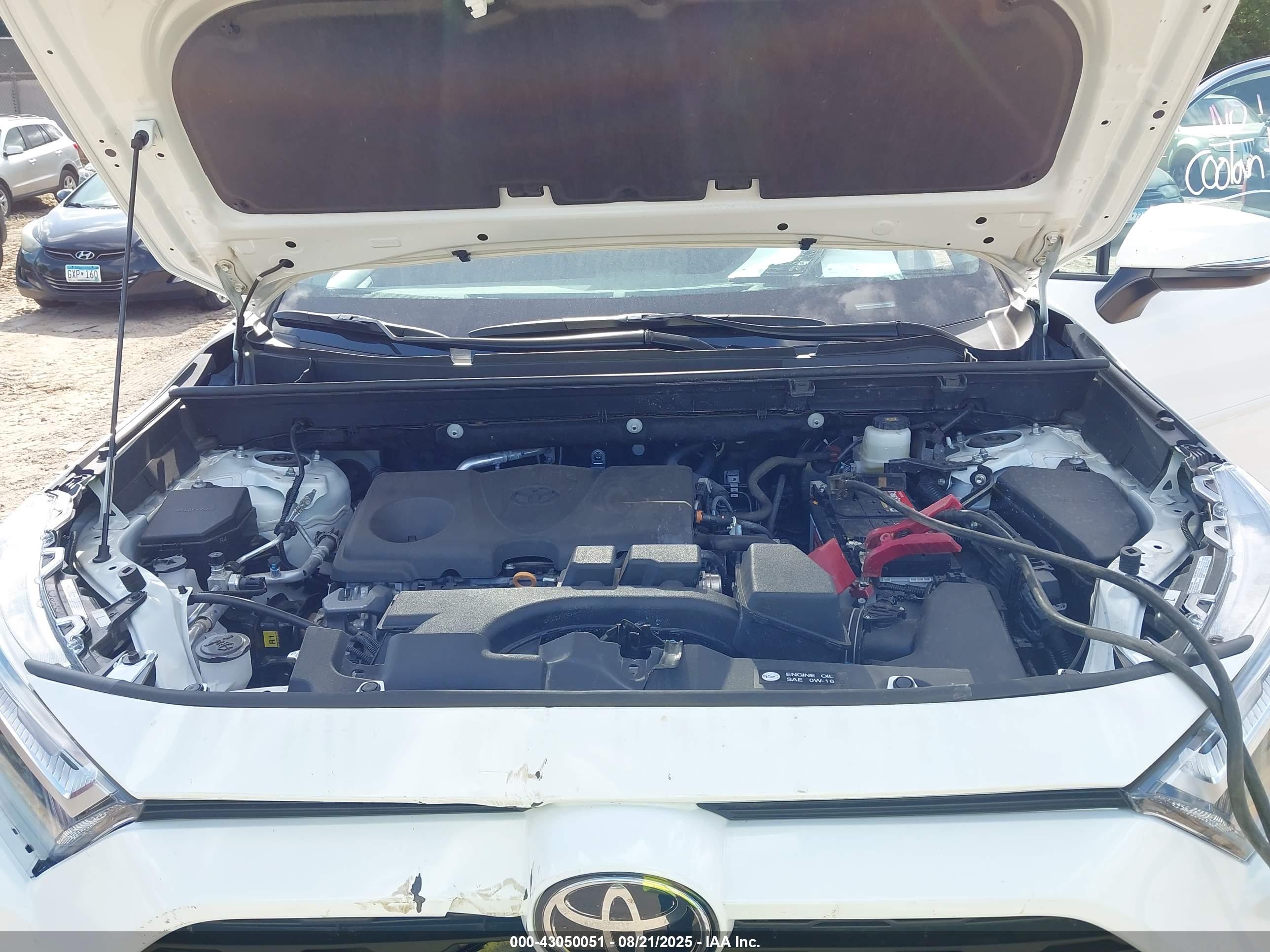 TOYOTA RAV4 image 10