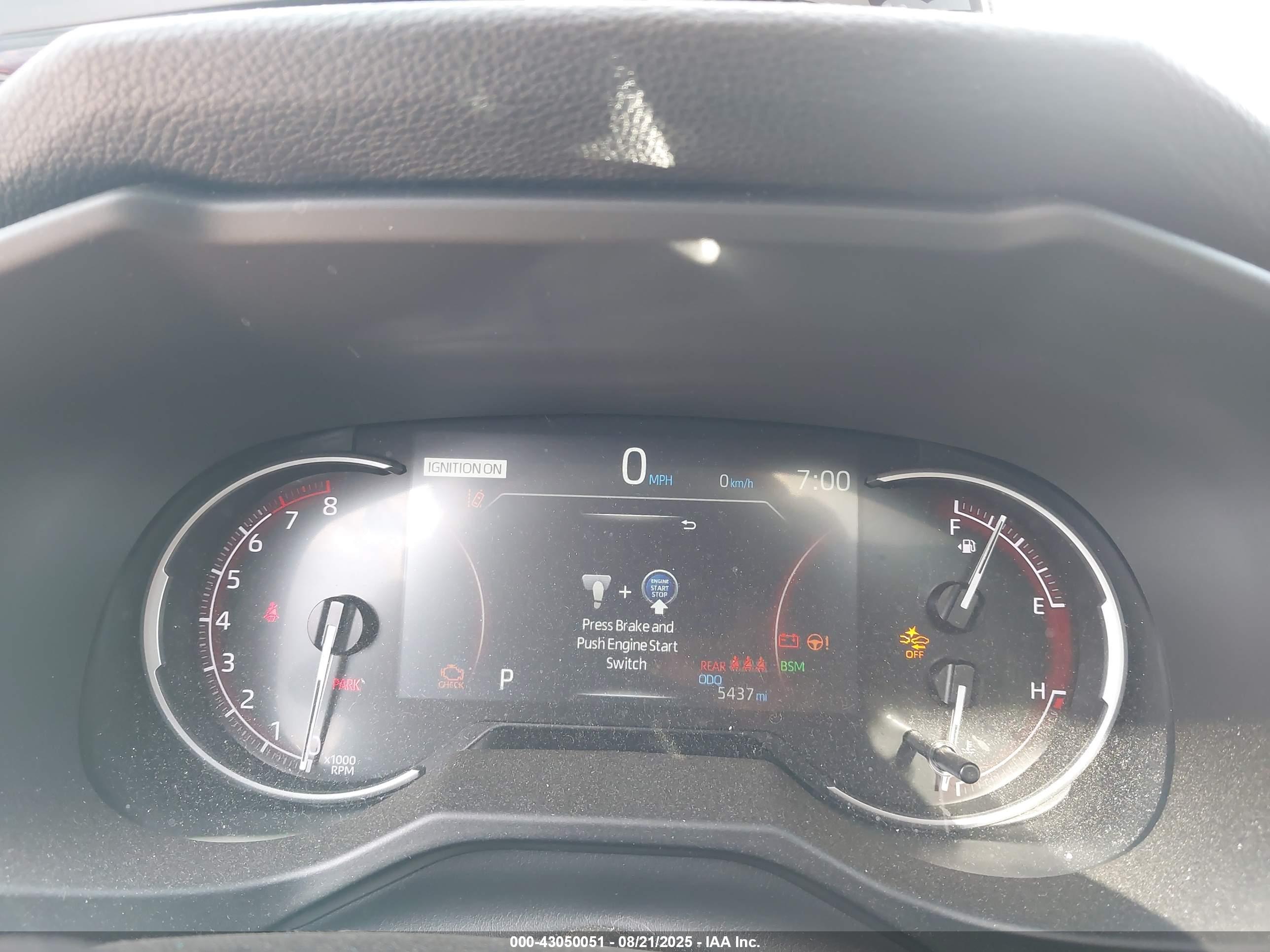 TOYOTA RAV4 image 7