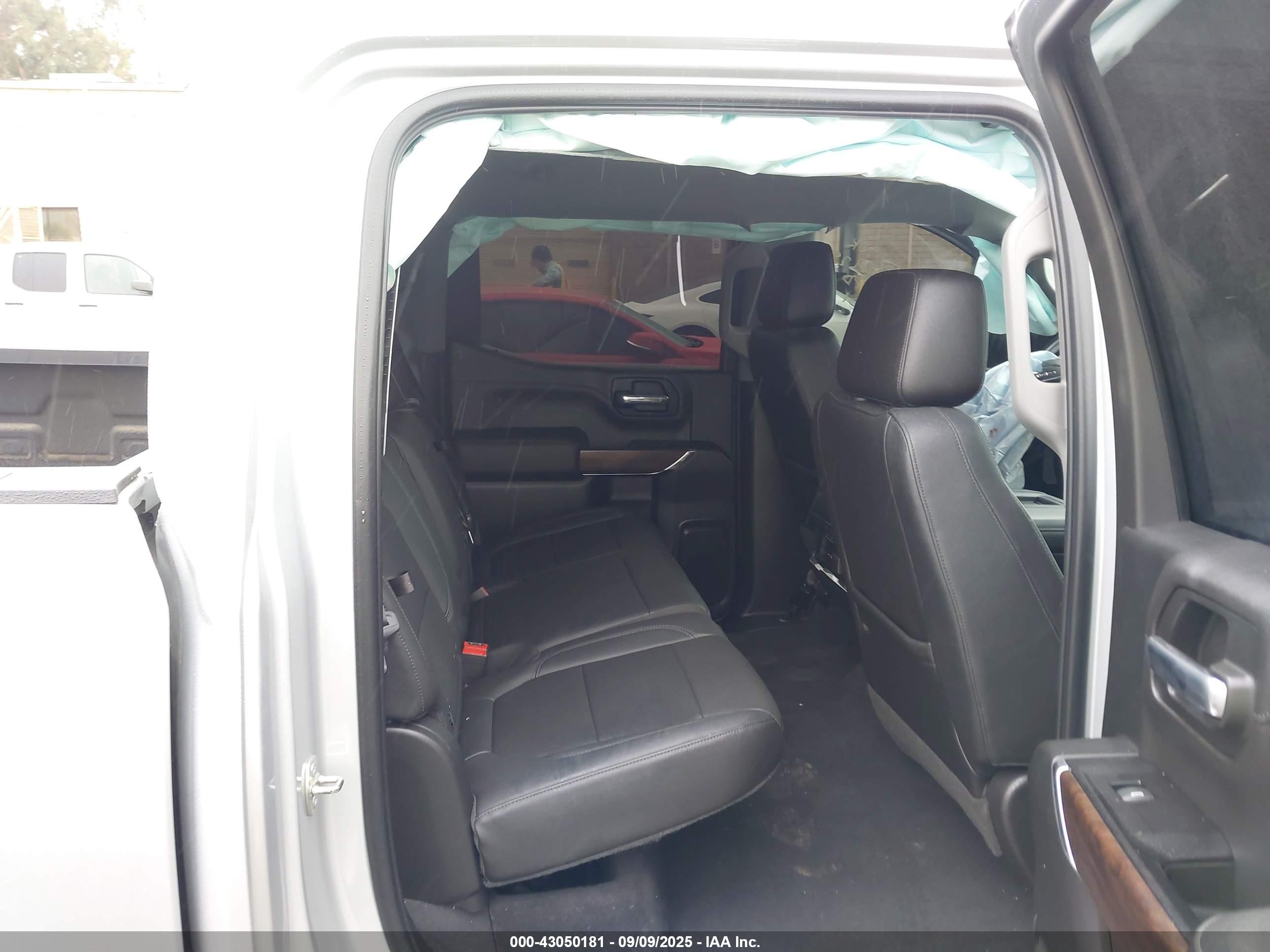 GMC SIERRA image 8
