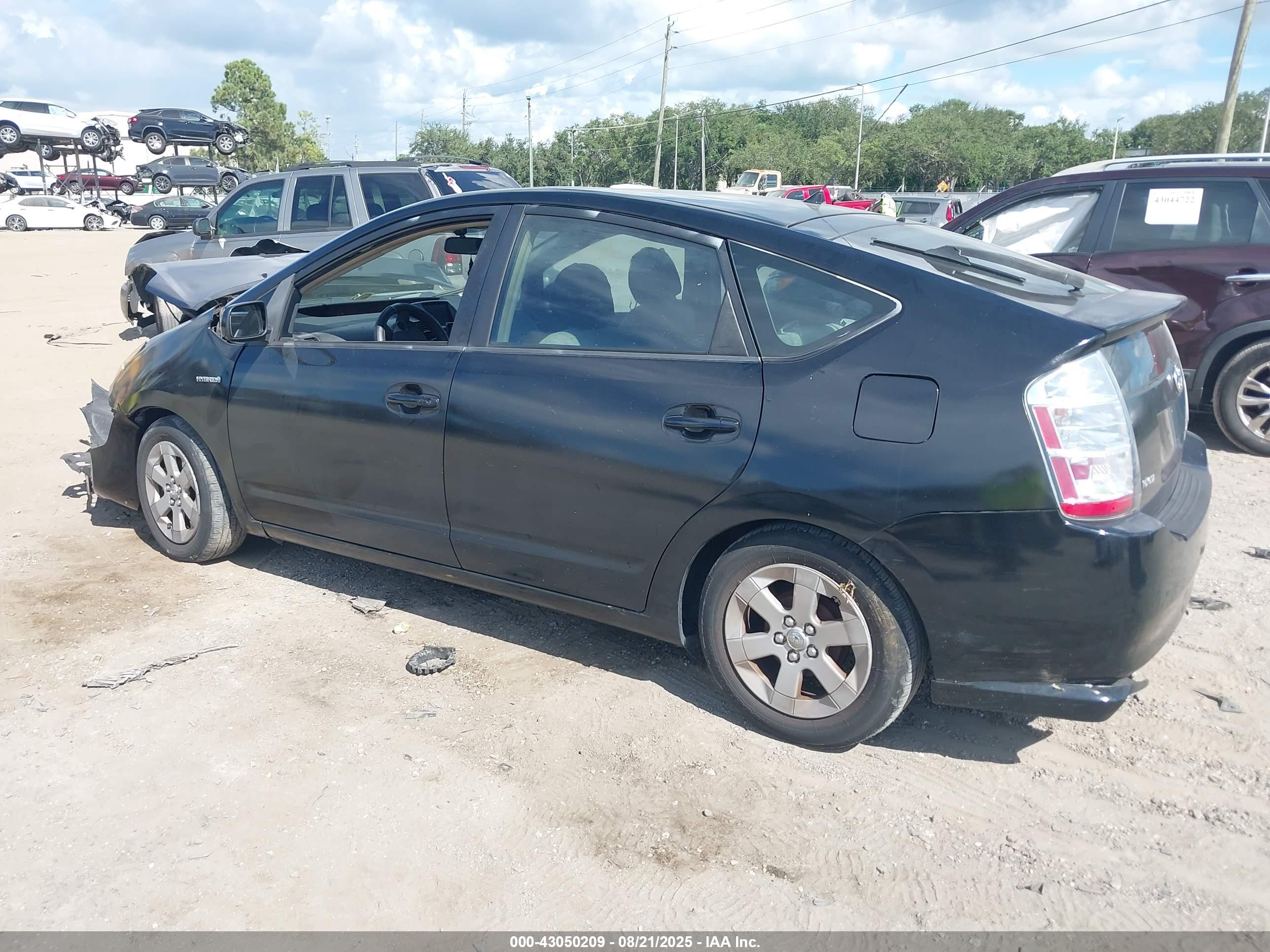 TOYOTA PRIUS image 3