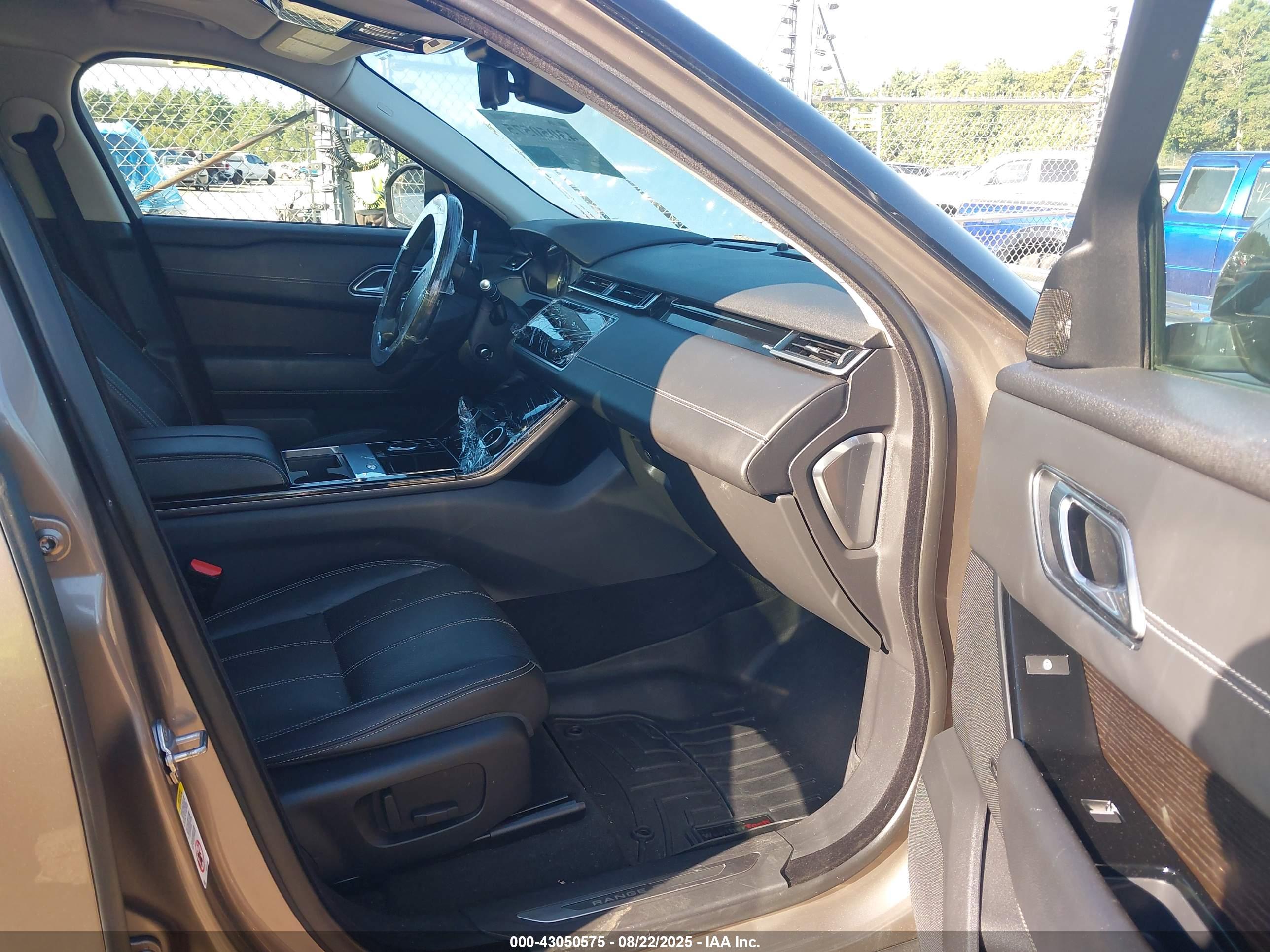 LAND ROVER image 5