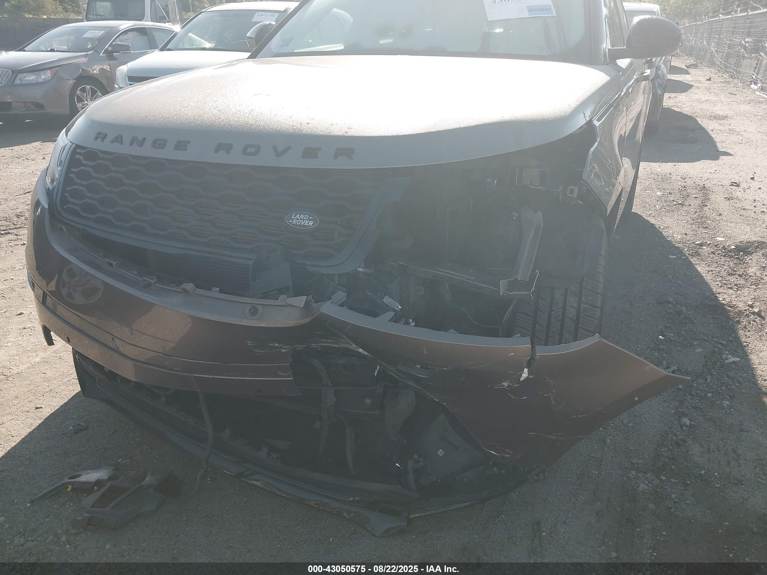 LAND ROVER image 6