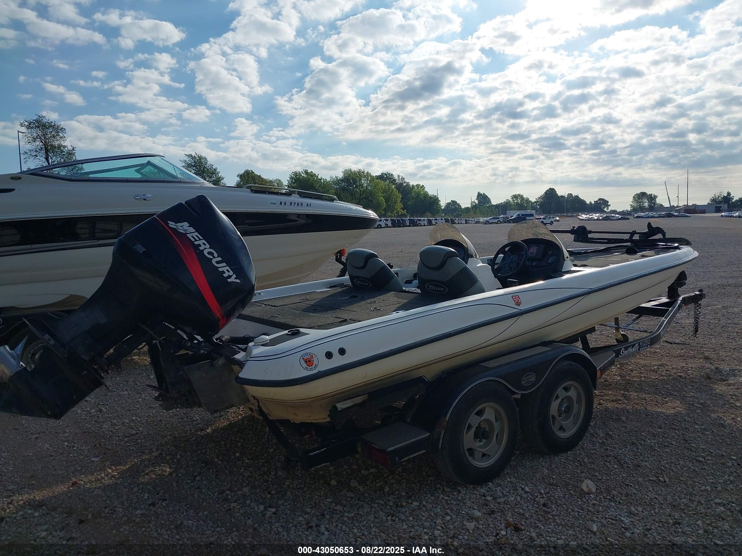 TRITON 21' image 4