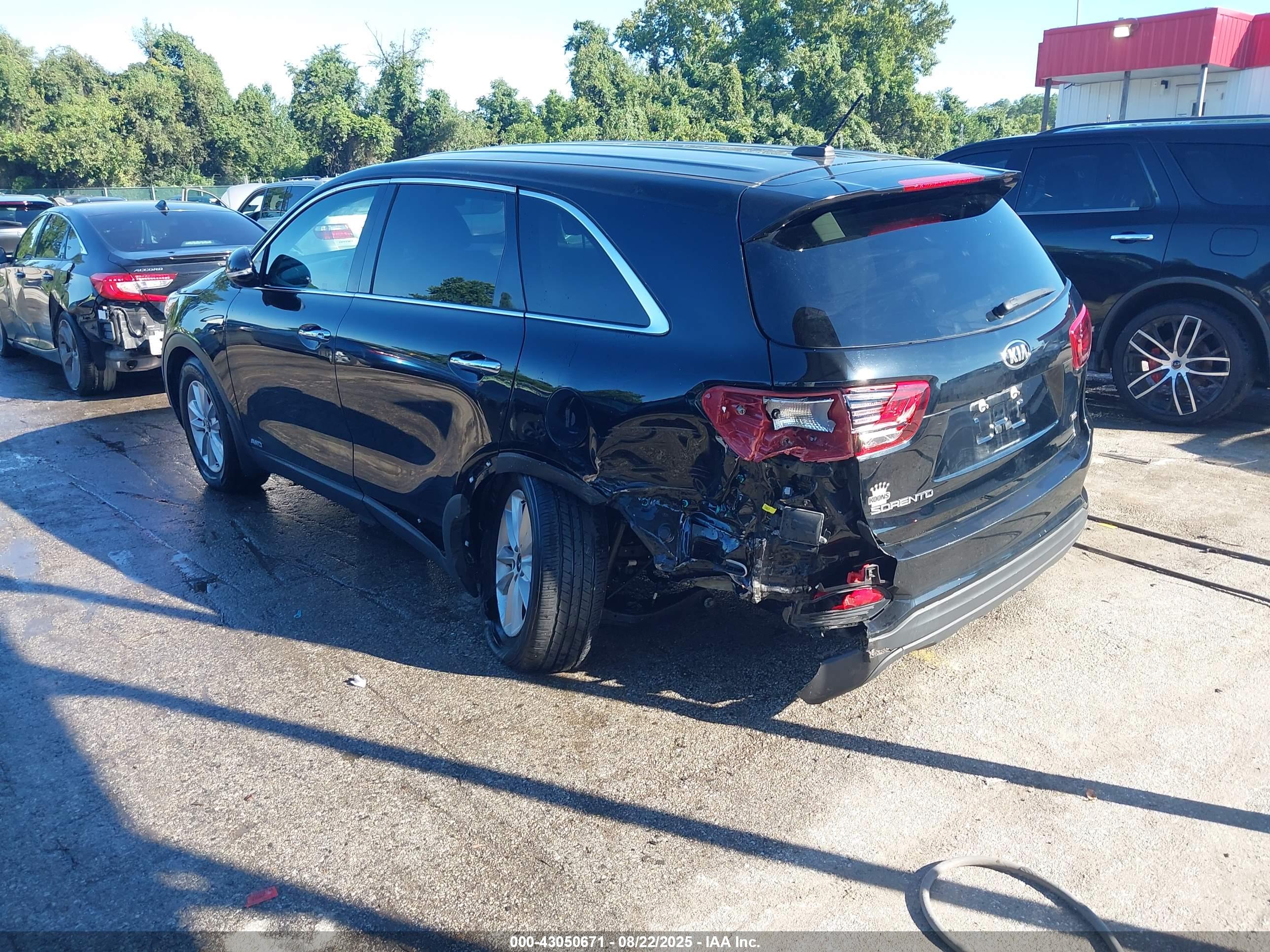 KIA SORENTO image 3