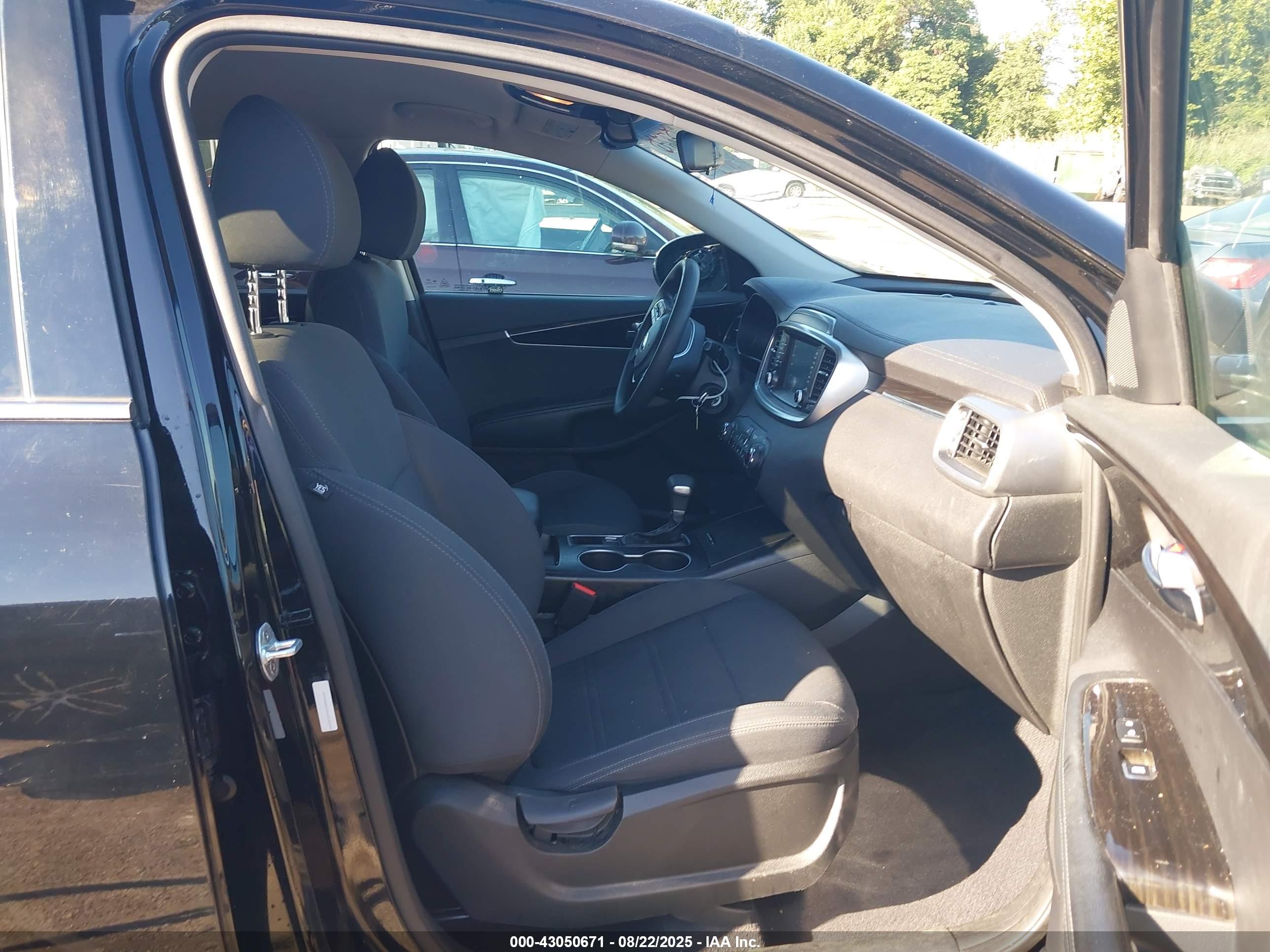 KIA SORENTO image 5
