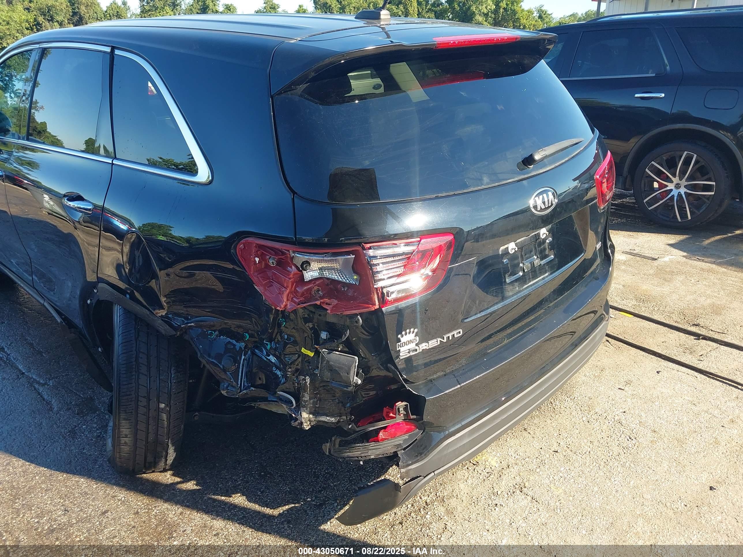KIA SORENTO image 6