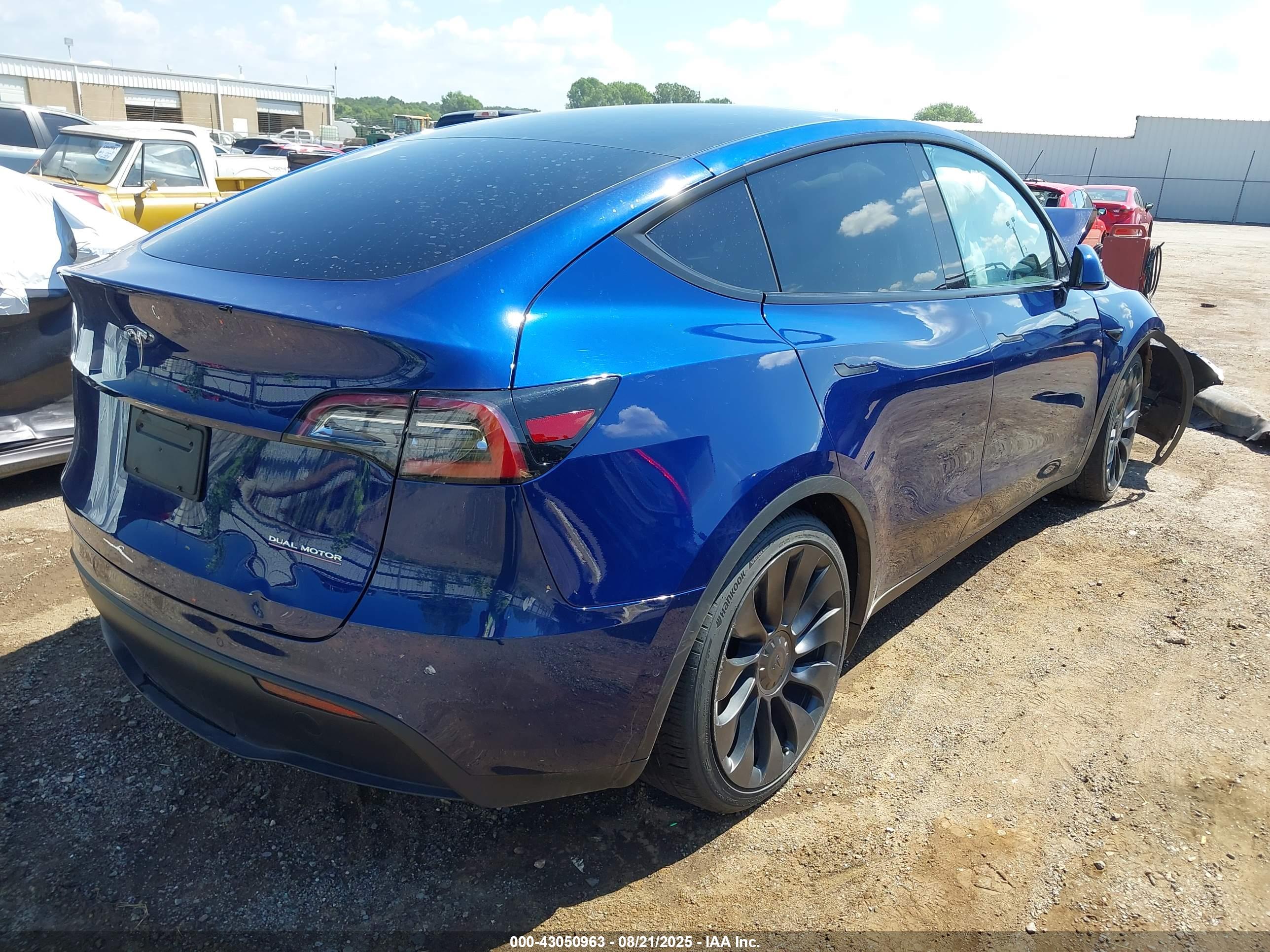 TESLA MODEL image 4