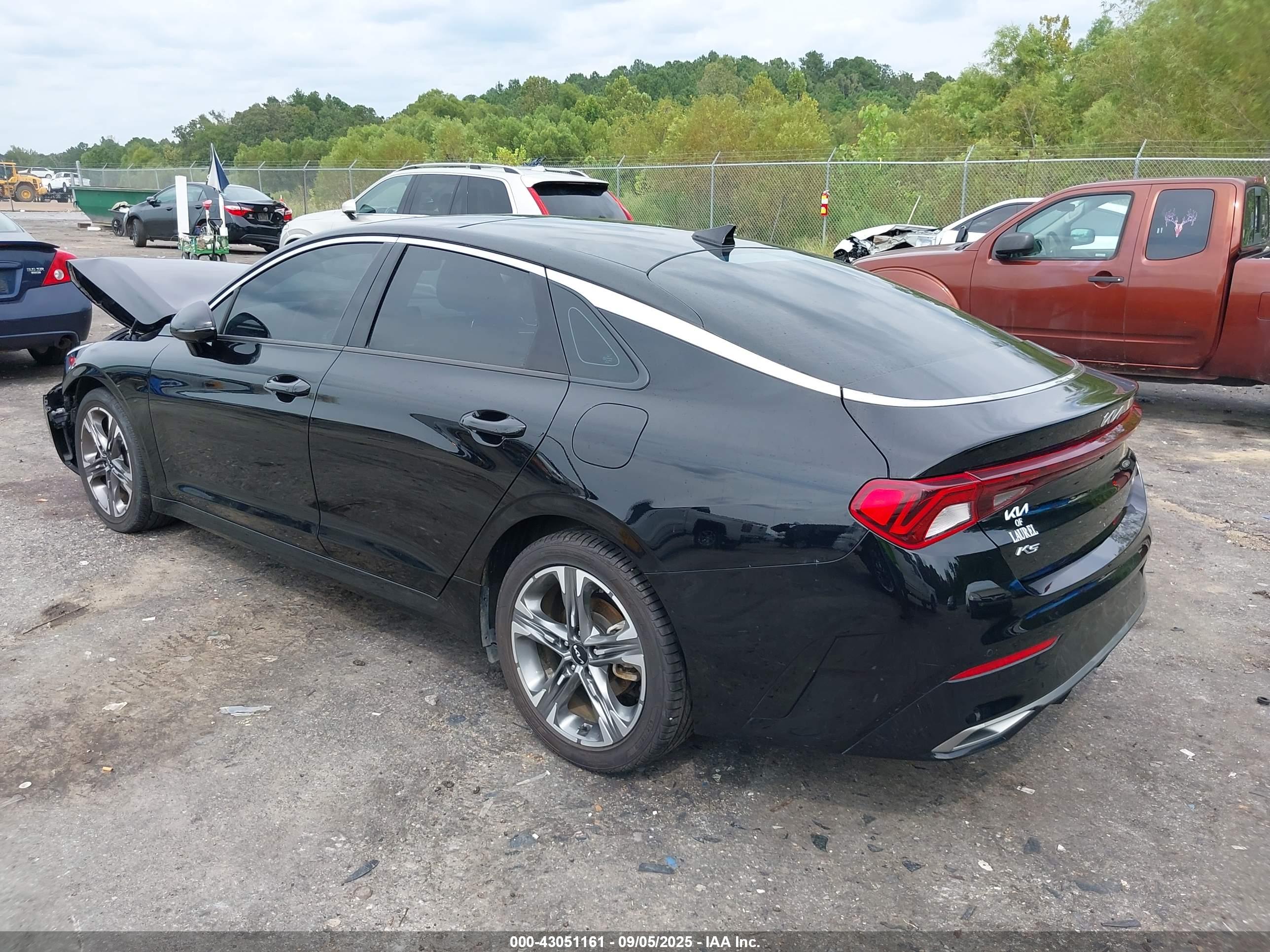 KIA K5 image 3