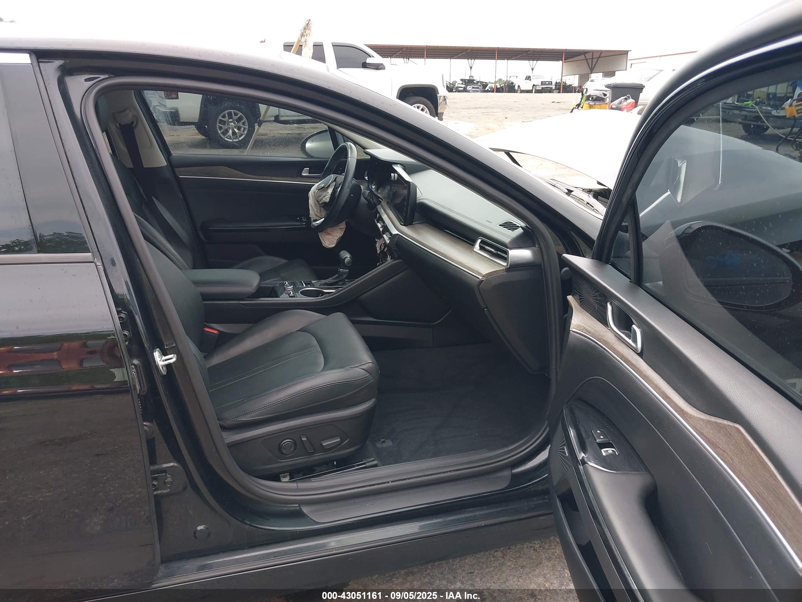 KIA K5 image 5