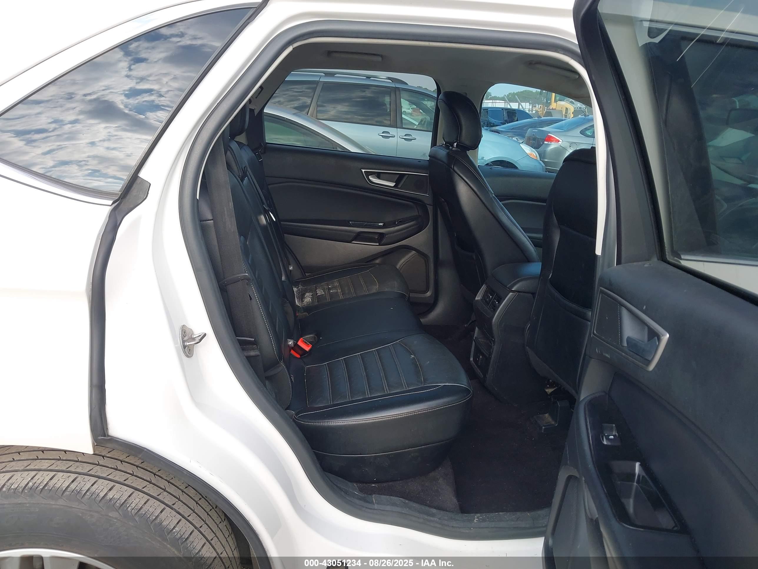 FORD EDGE image 8