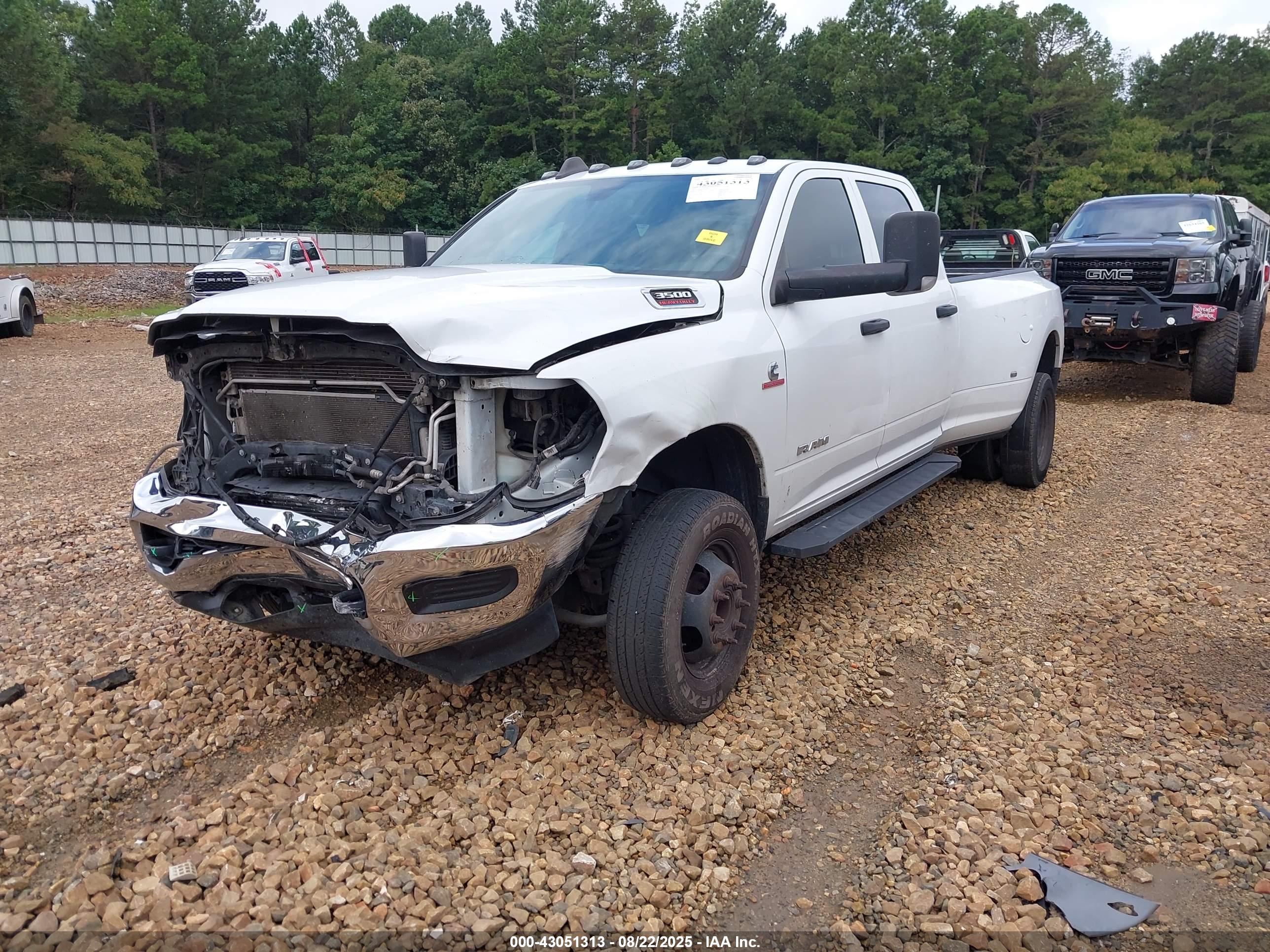 RAM 3500 image 2