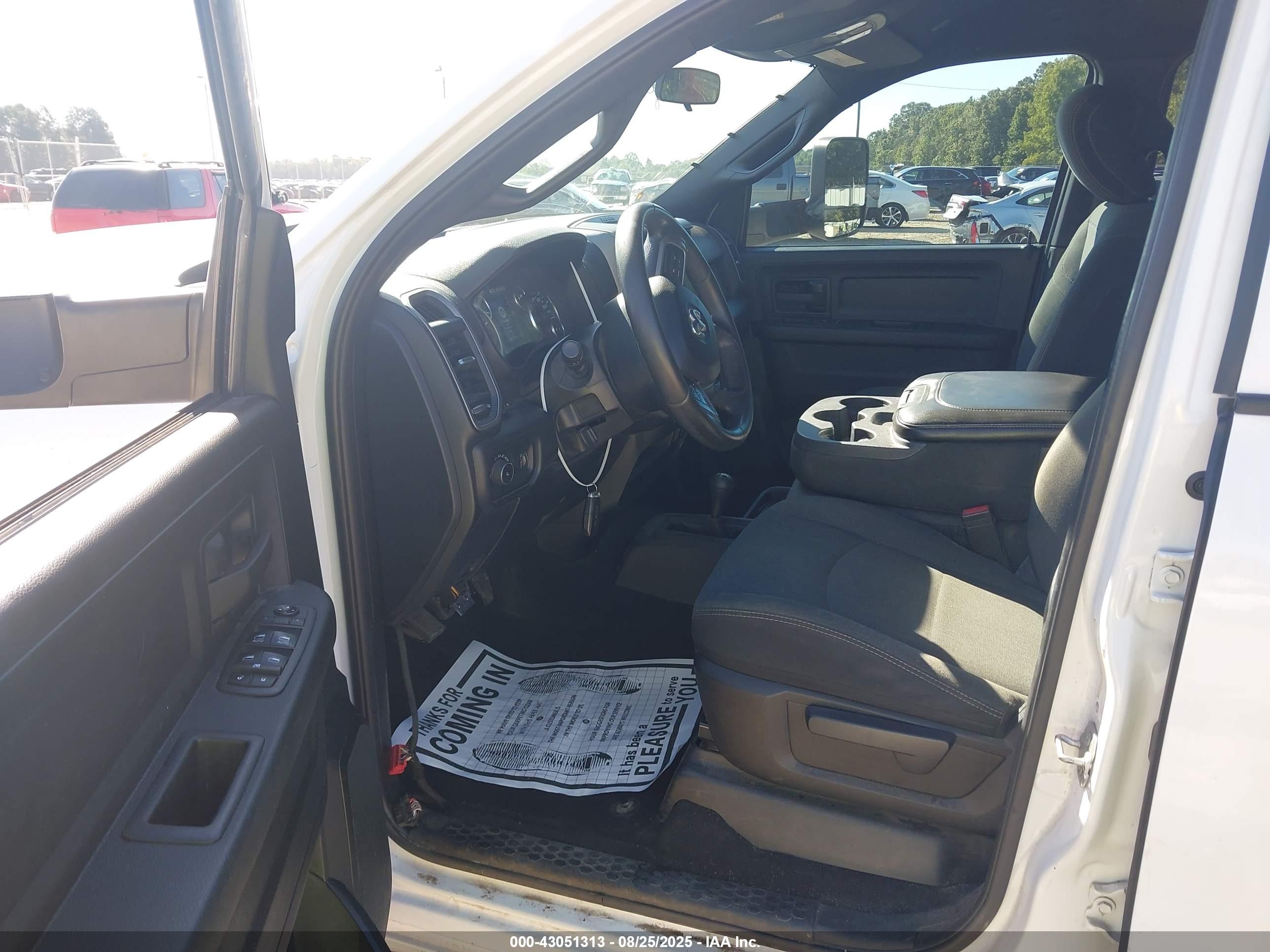 RAM 3500 image 7