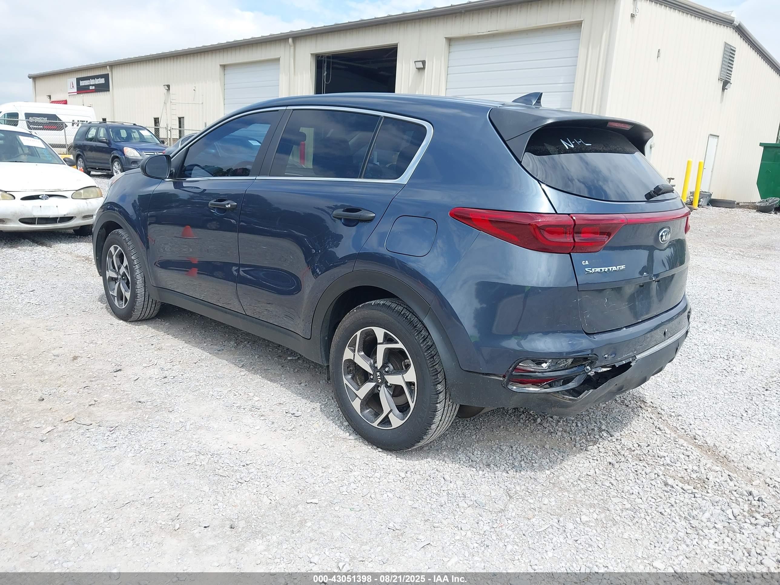 KIA SPORTAGE image 3