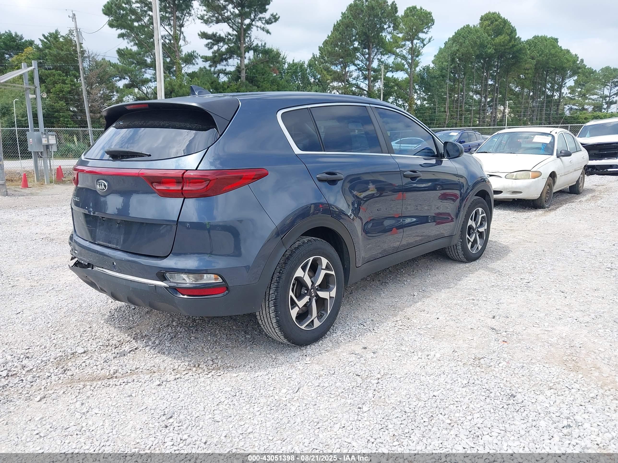 KIA SPORTAGE image 4
