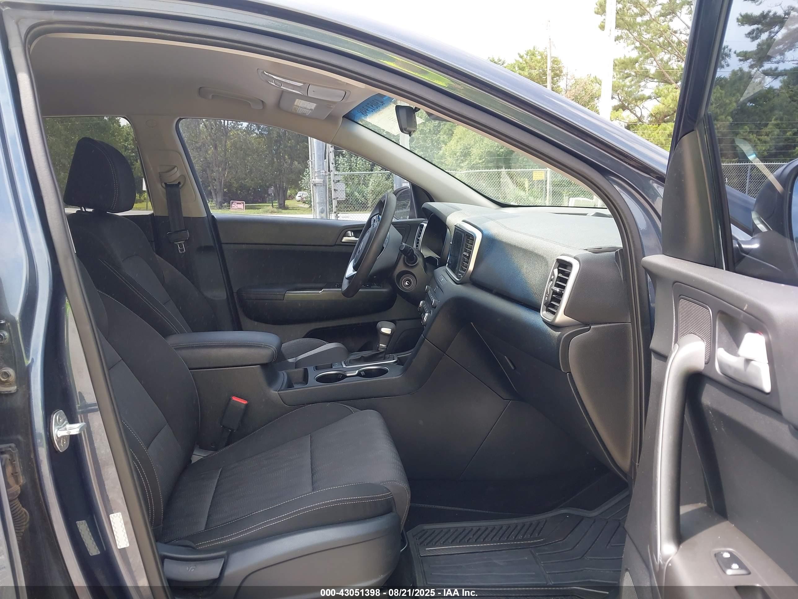 KIA SPORTAGE image 5