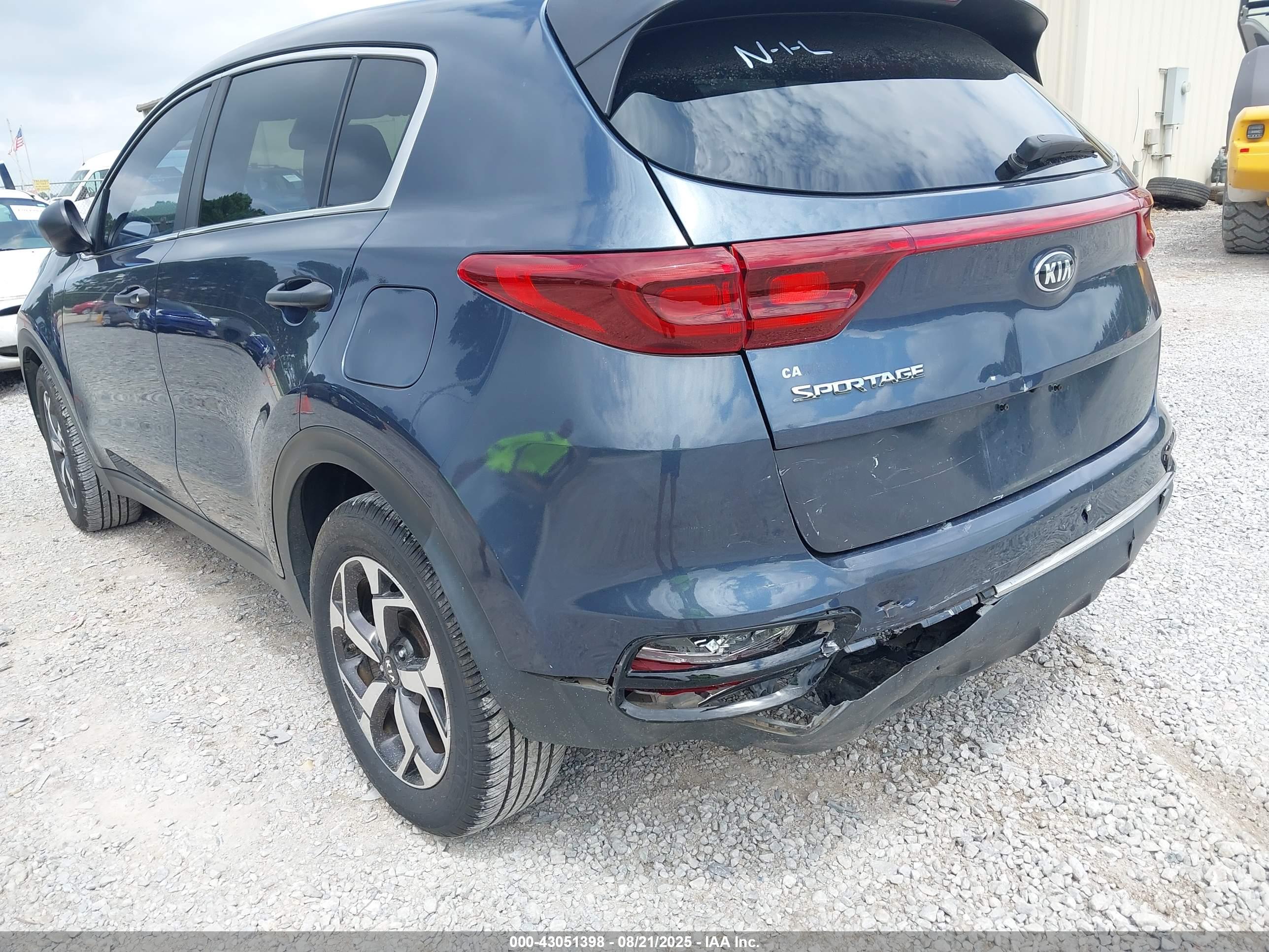 KIA SPORTAGE image 6