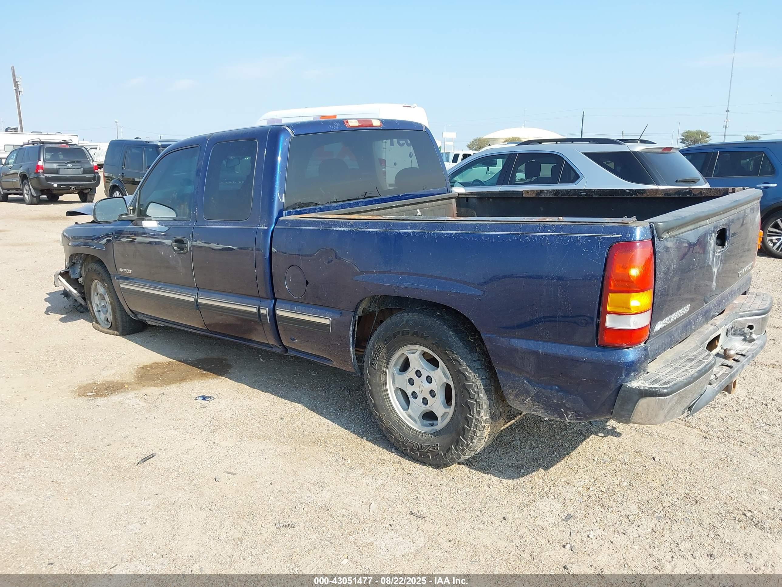 CHEVROLET SILVERADO image 3