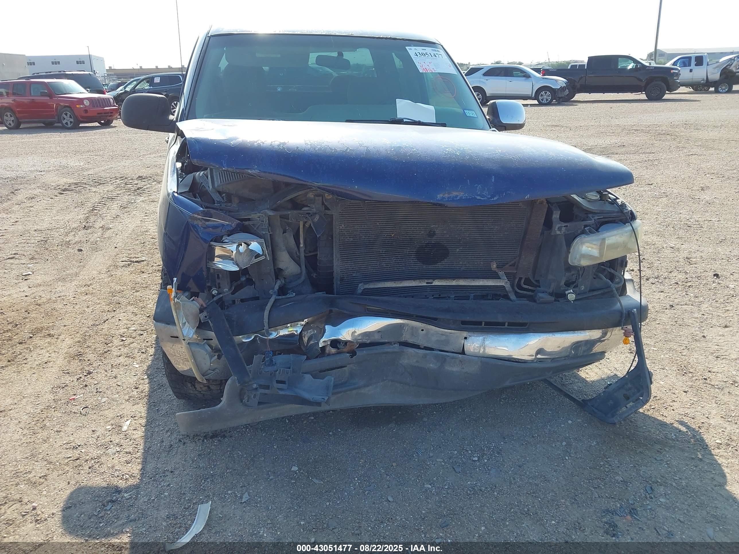 CHEVROLET SILVERADO image 6