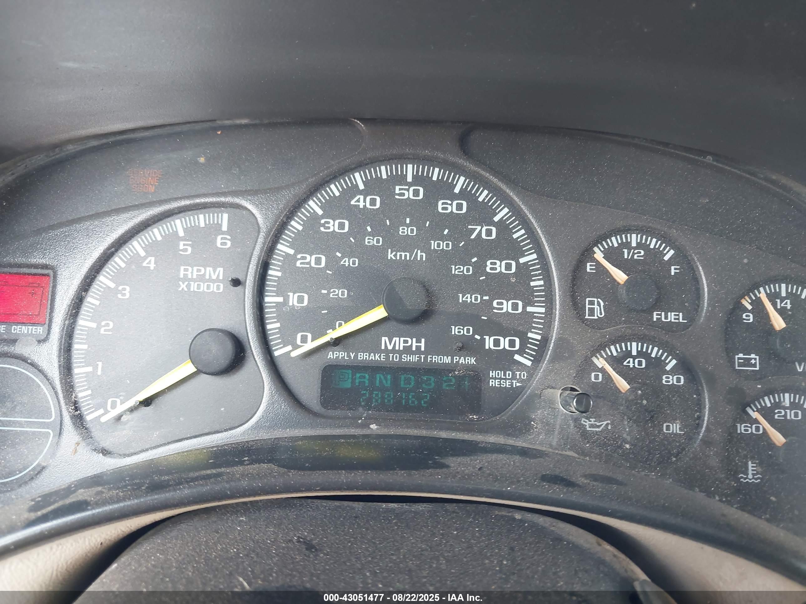 CHEVROLET SILVERADO image 7