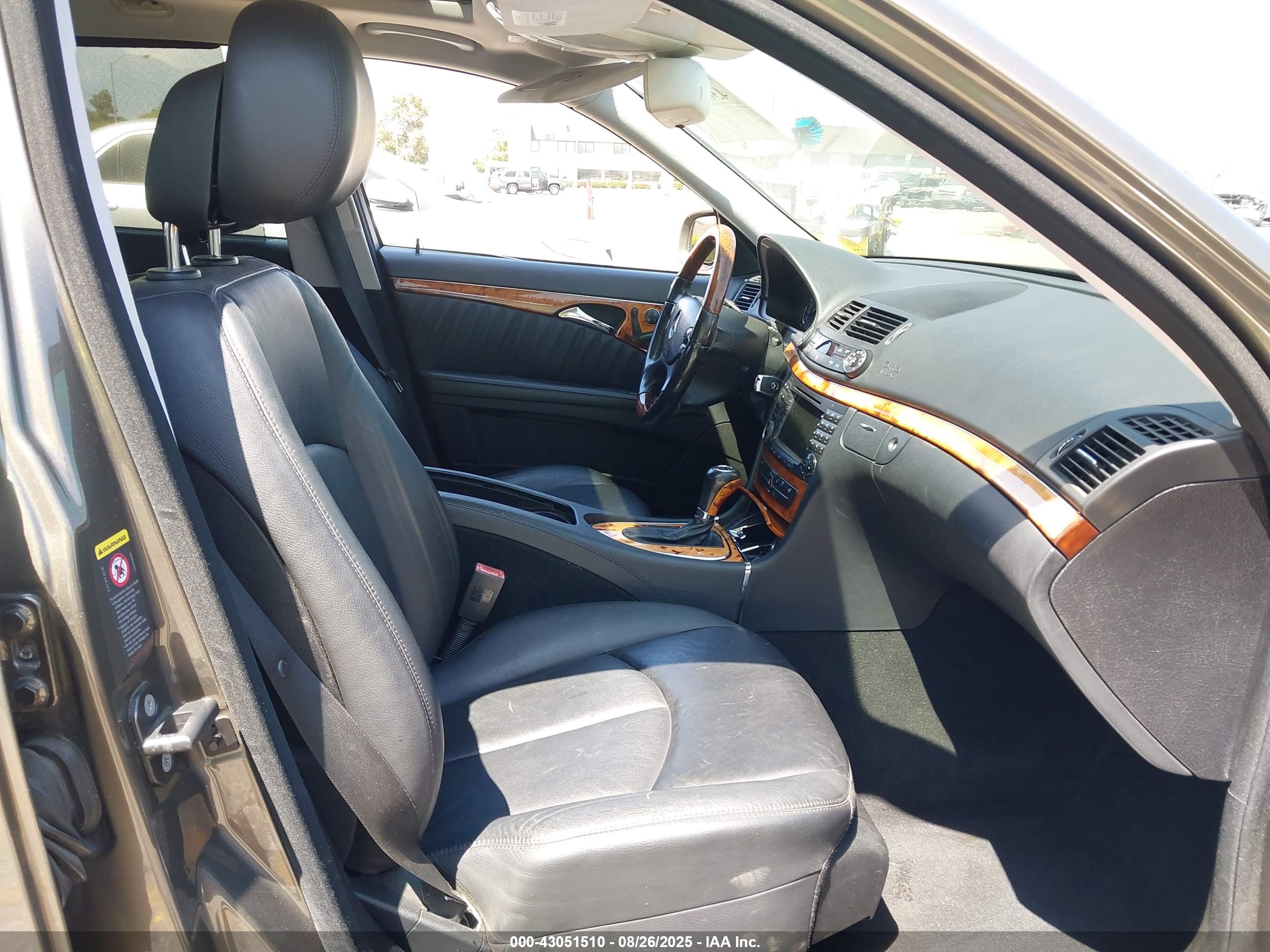 MERCEDES-BENZ E image 5