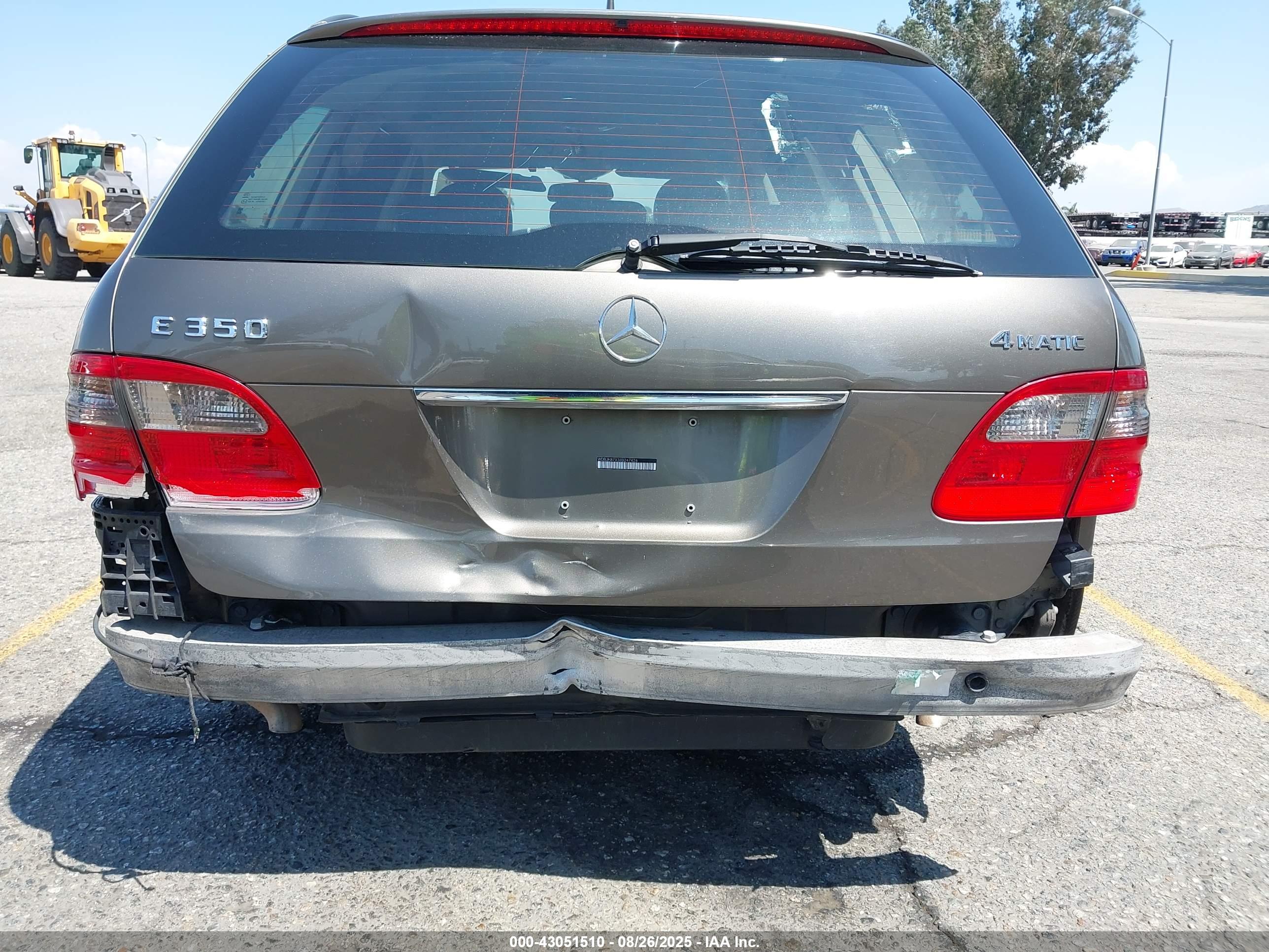 MERCEDES-BENZ E image 6