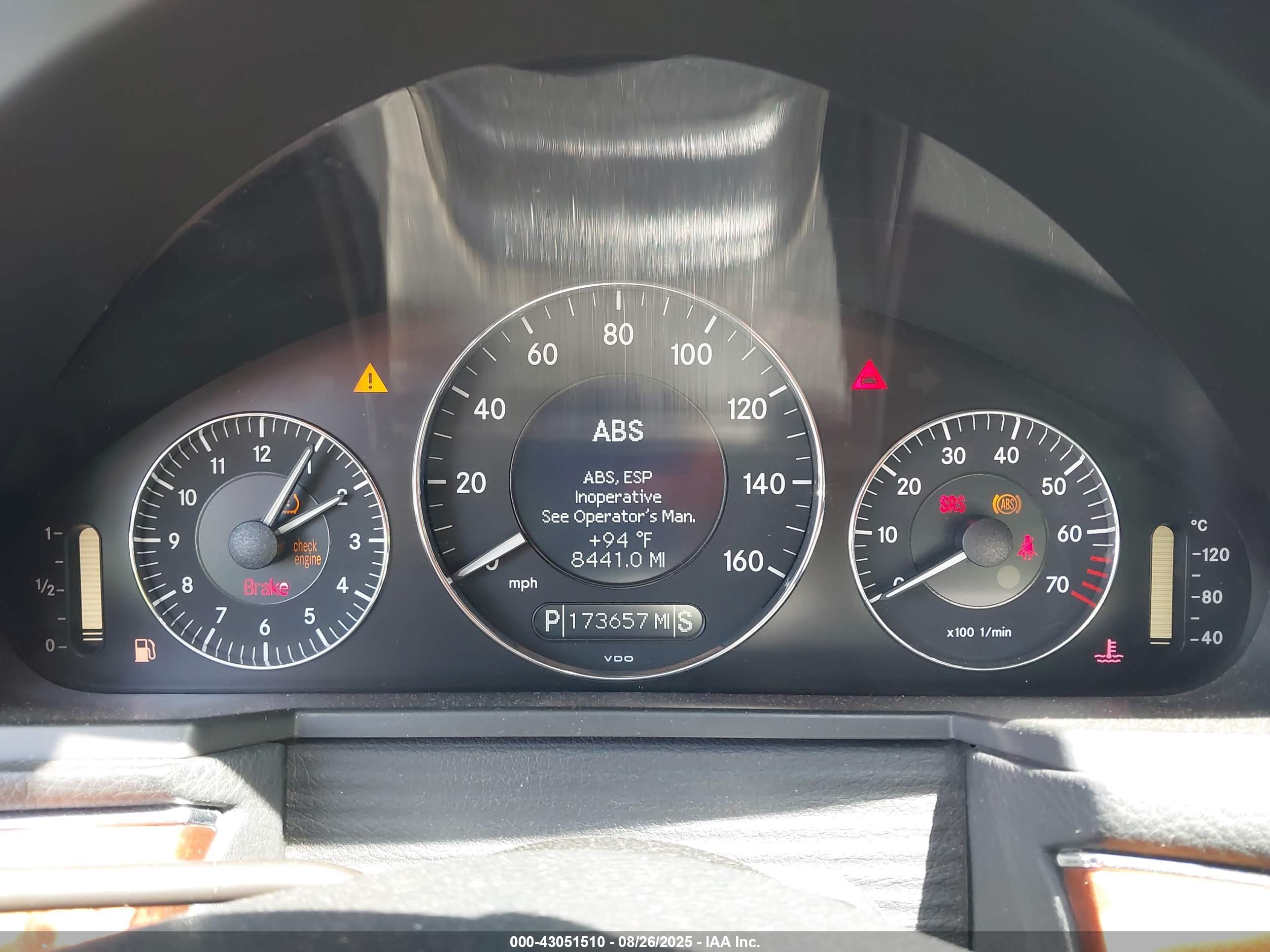 MERCEDES-BENZ E image 7