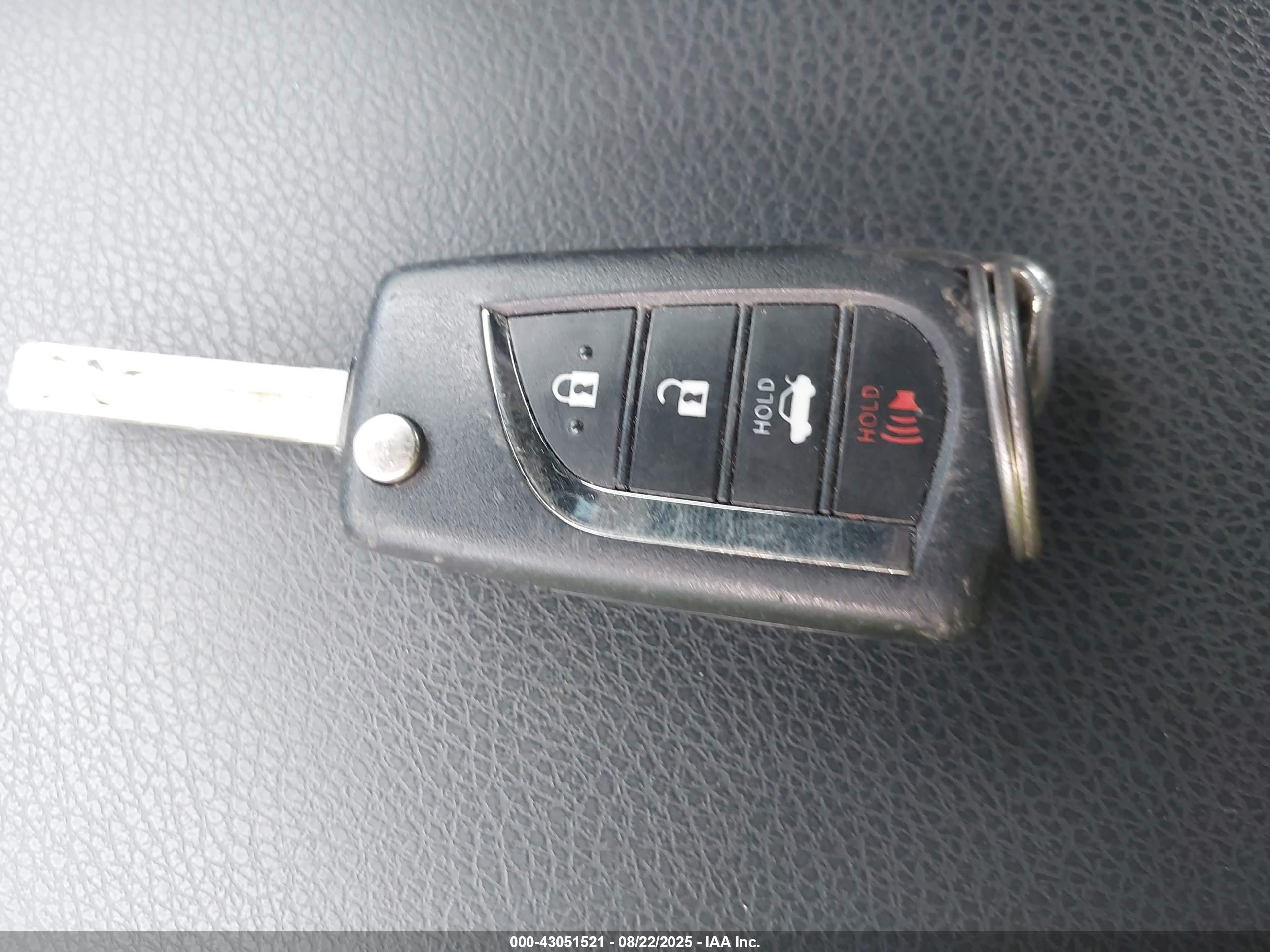 TOYOTA CAMRY image 11