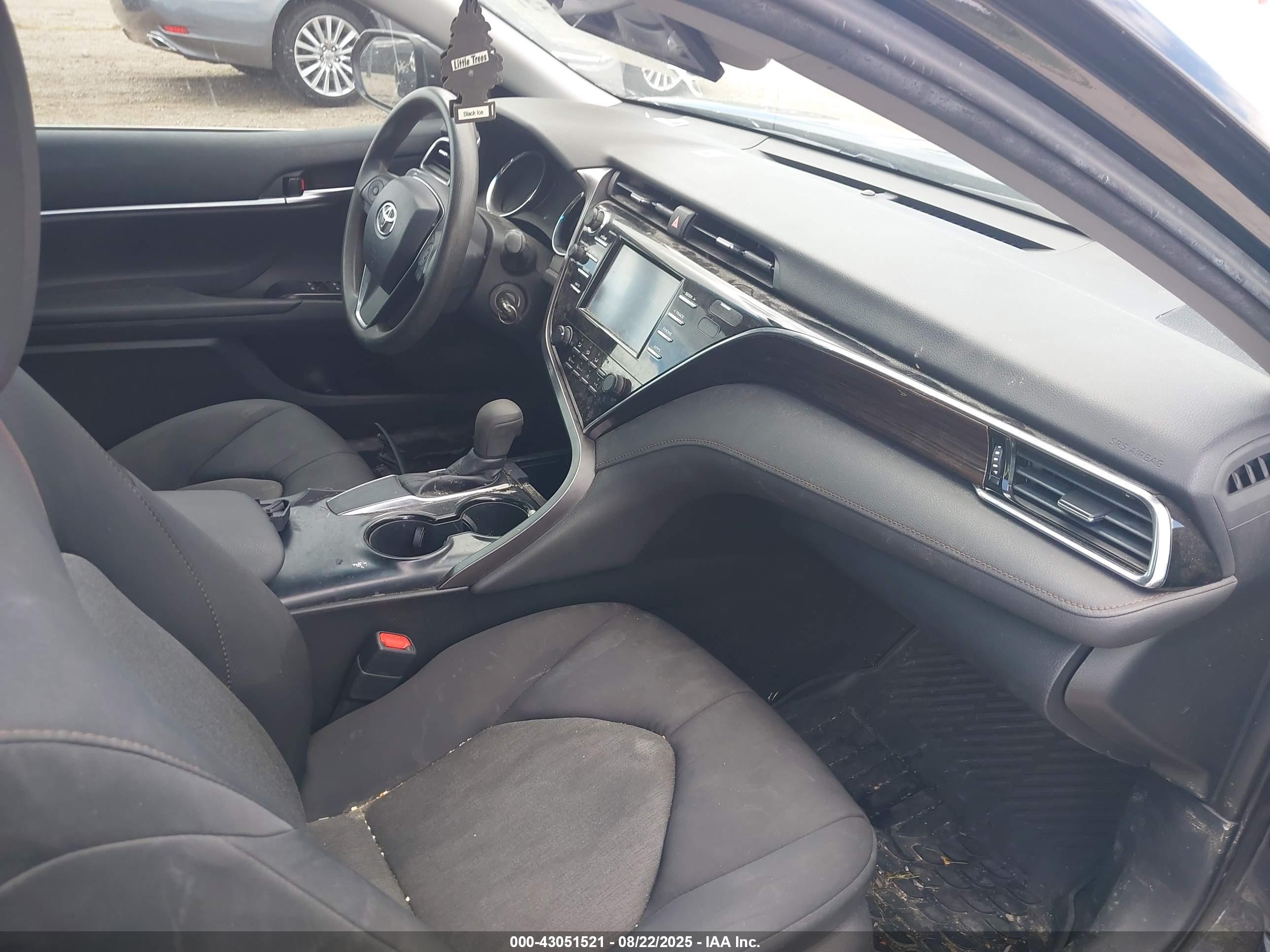 TOYOTA CAMRY image 5