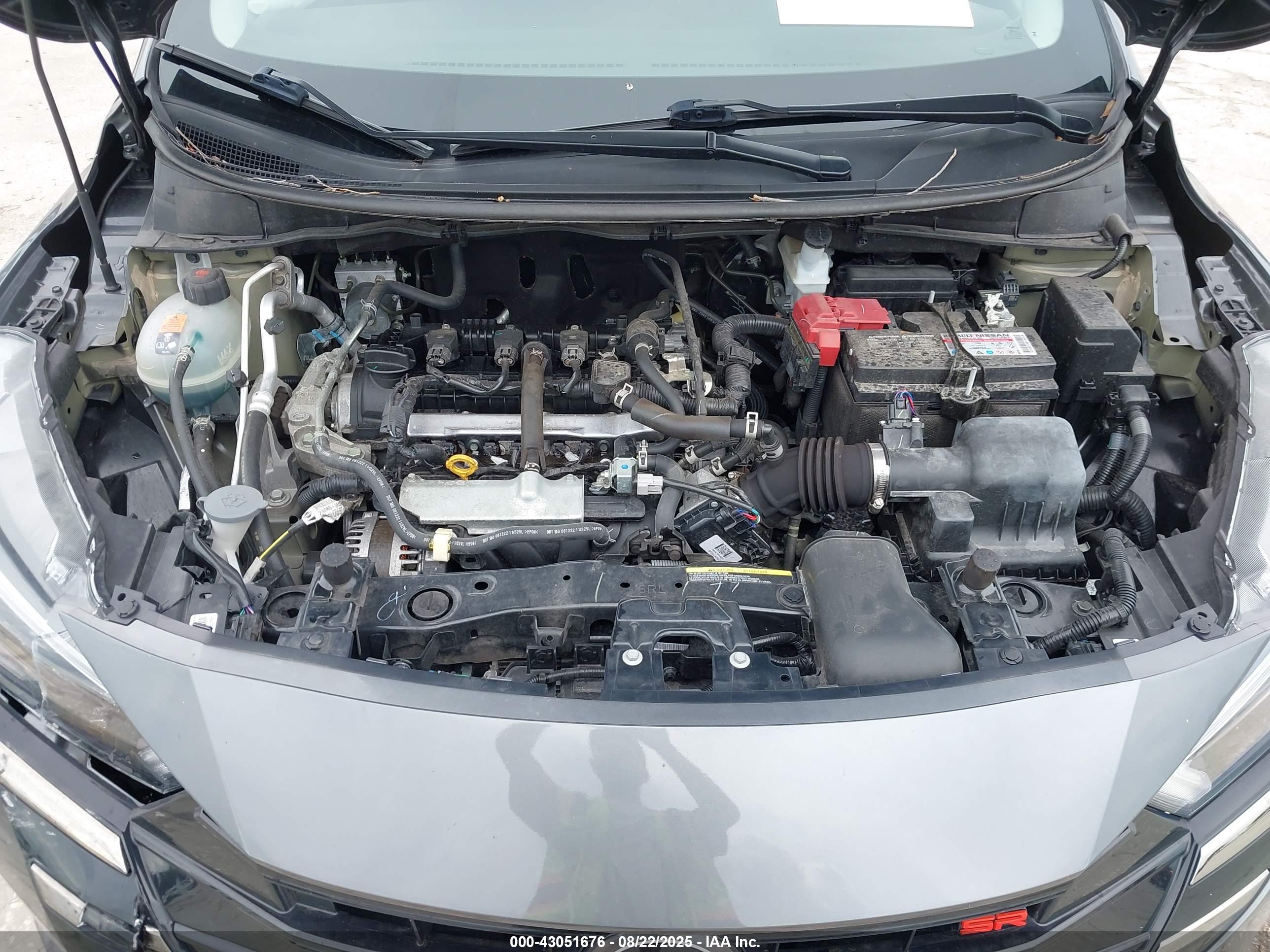 NISSAN VERSA image 10