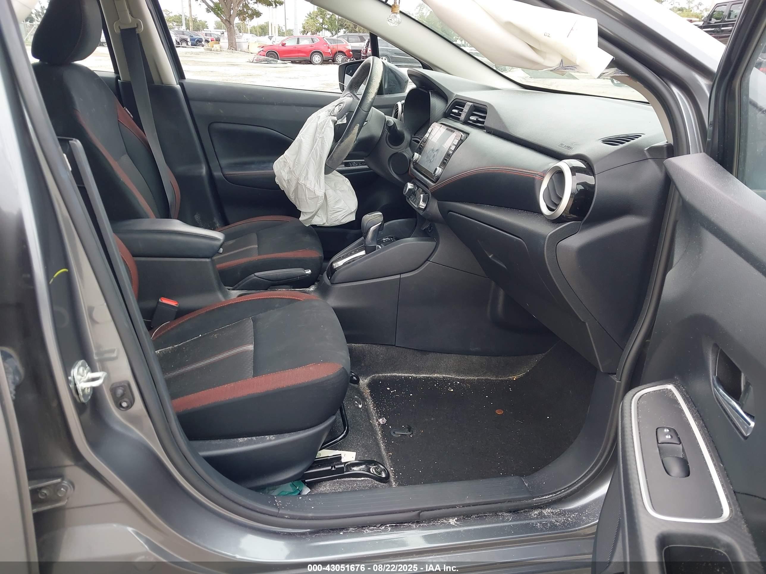 NISSAN VERSA image 5