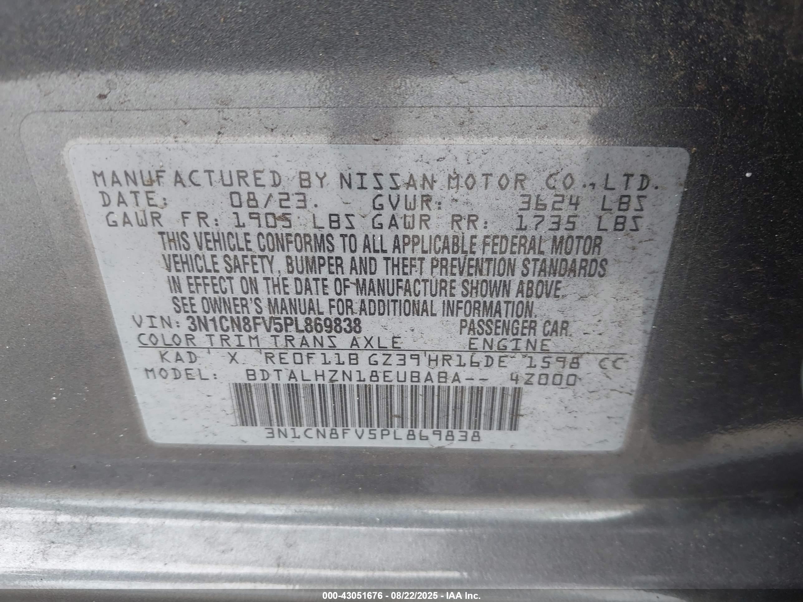 NISSAN VERSA image 9
