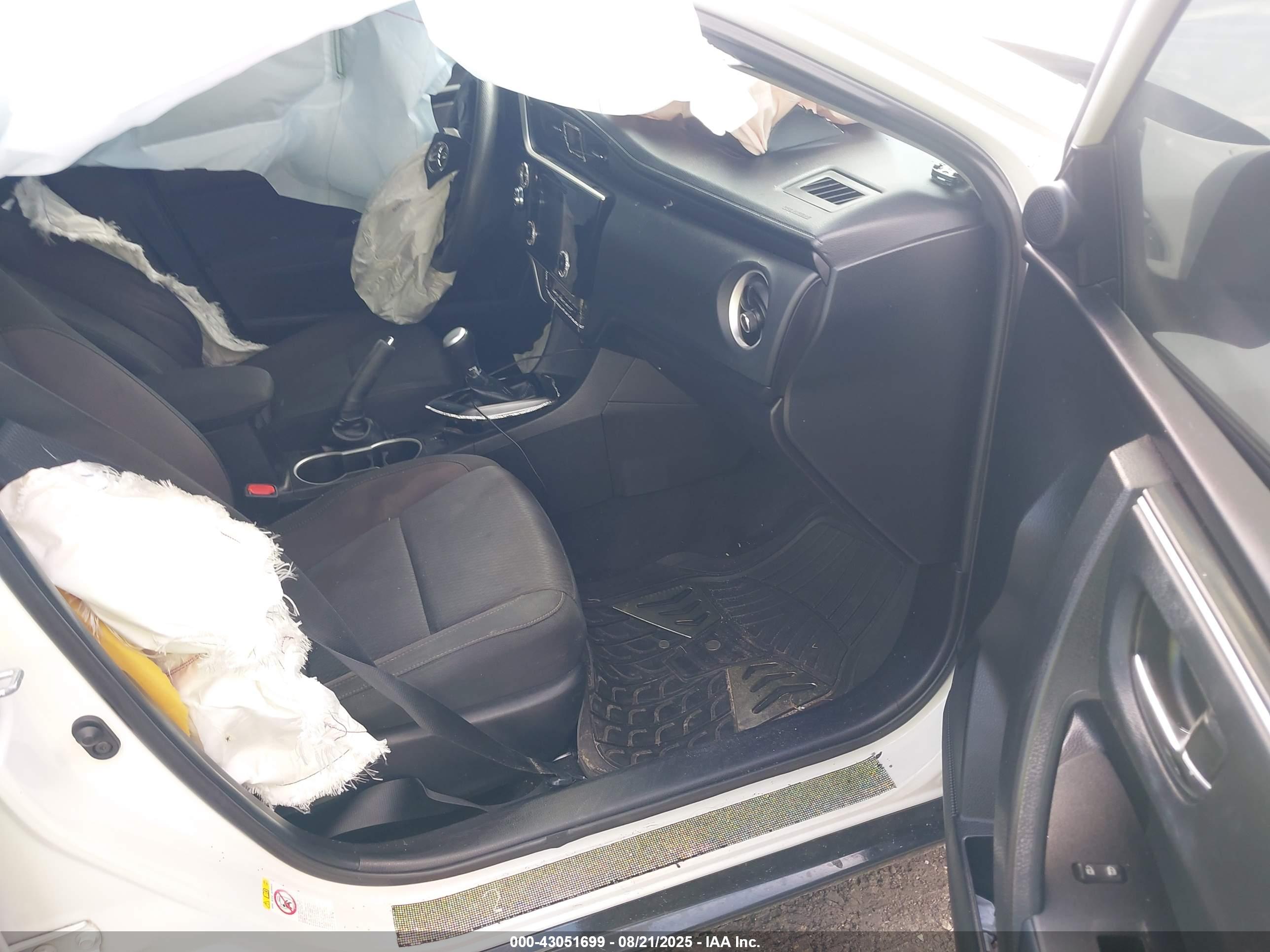 TOYOTA COROLLA image 5