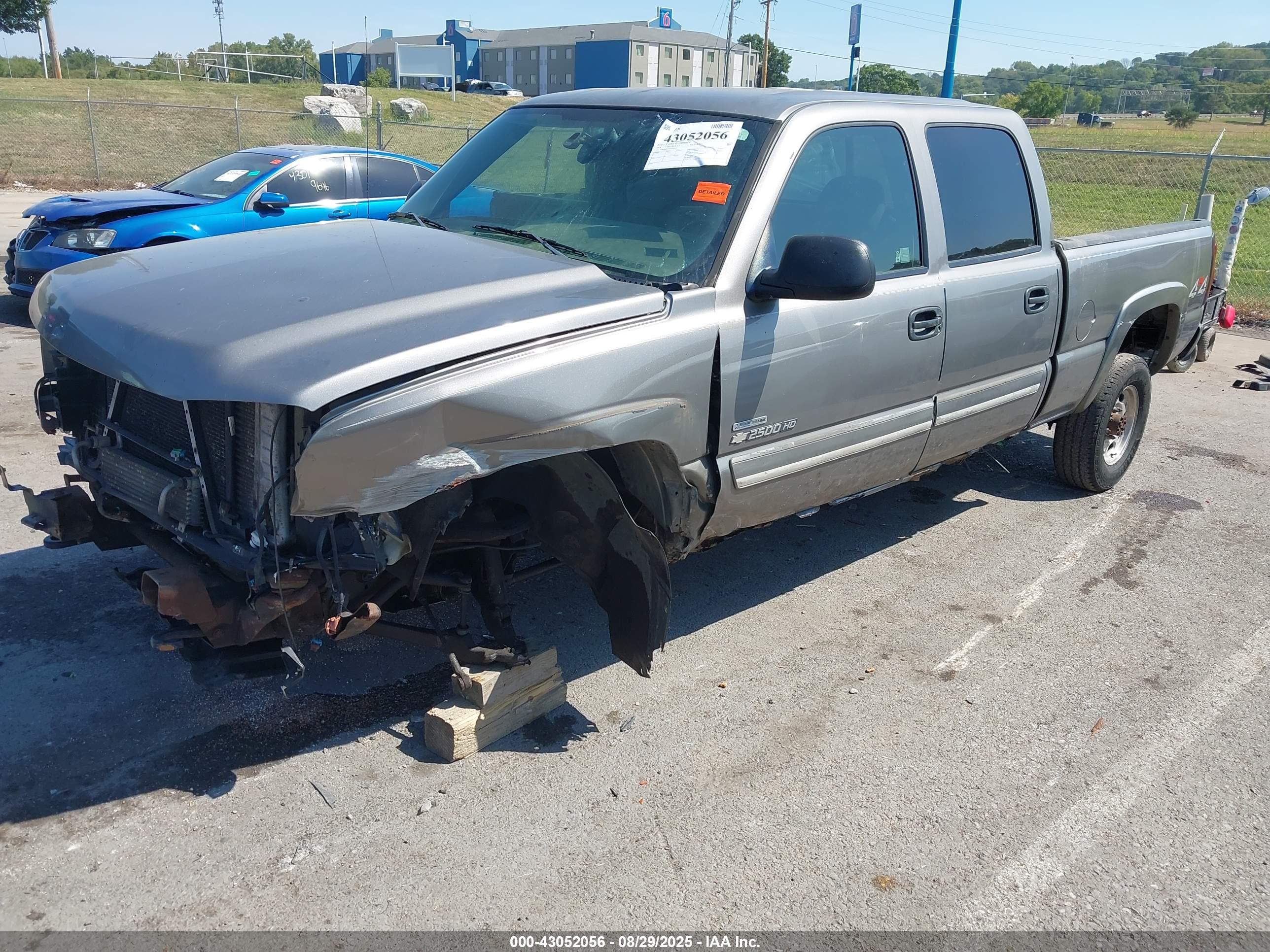 CHEVROLET SILVERADO image 2
