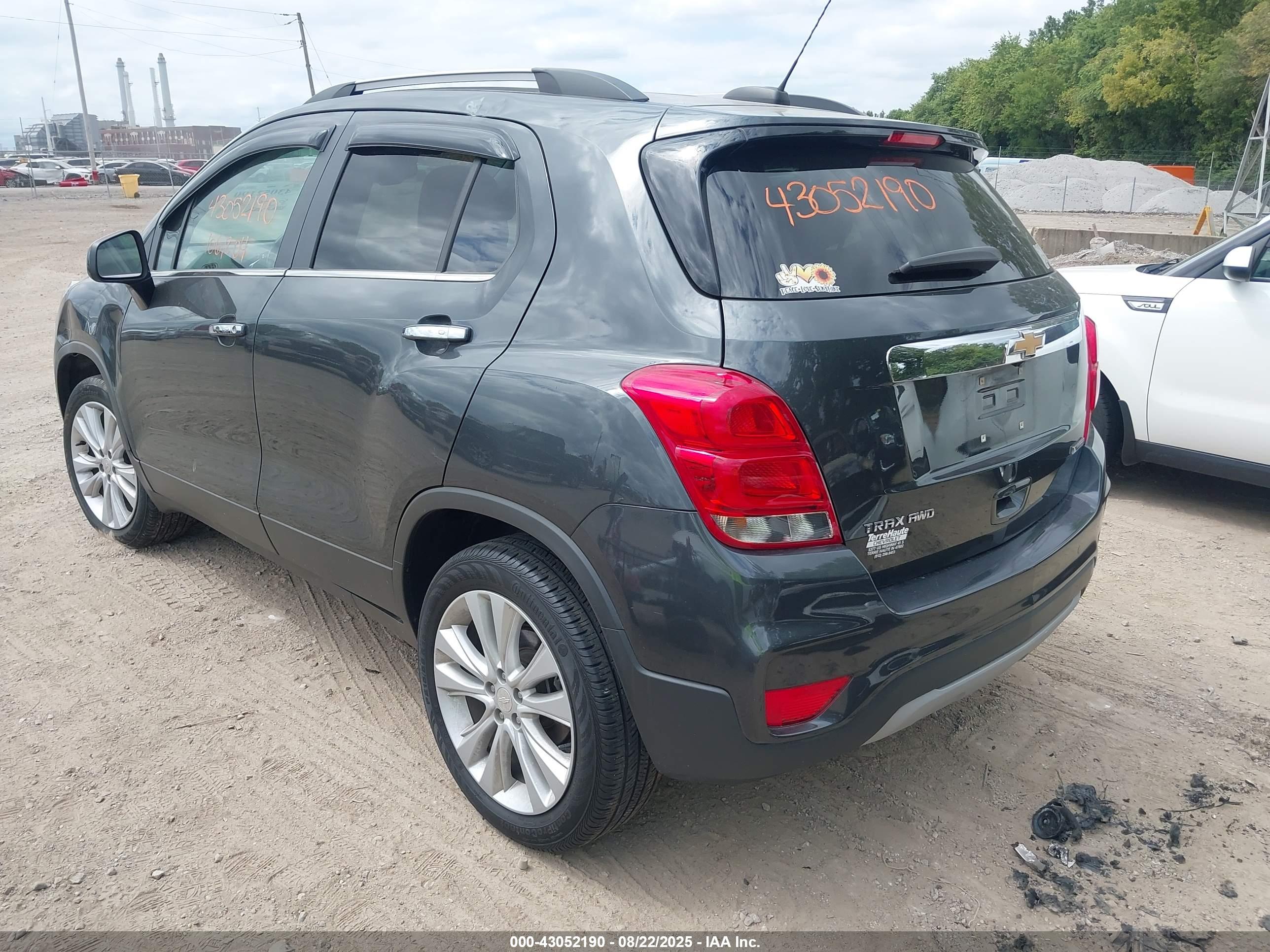 CHEVROLET TRAX image 3