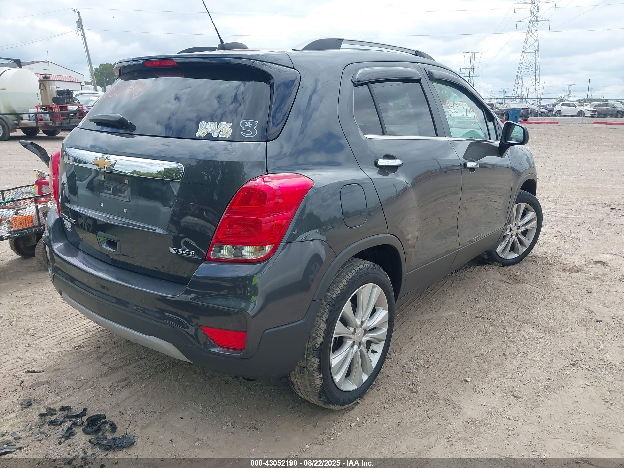 CHEVROLET TRAX image 4