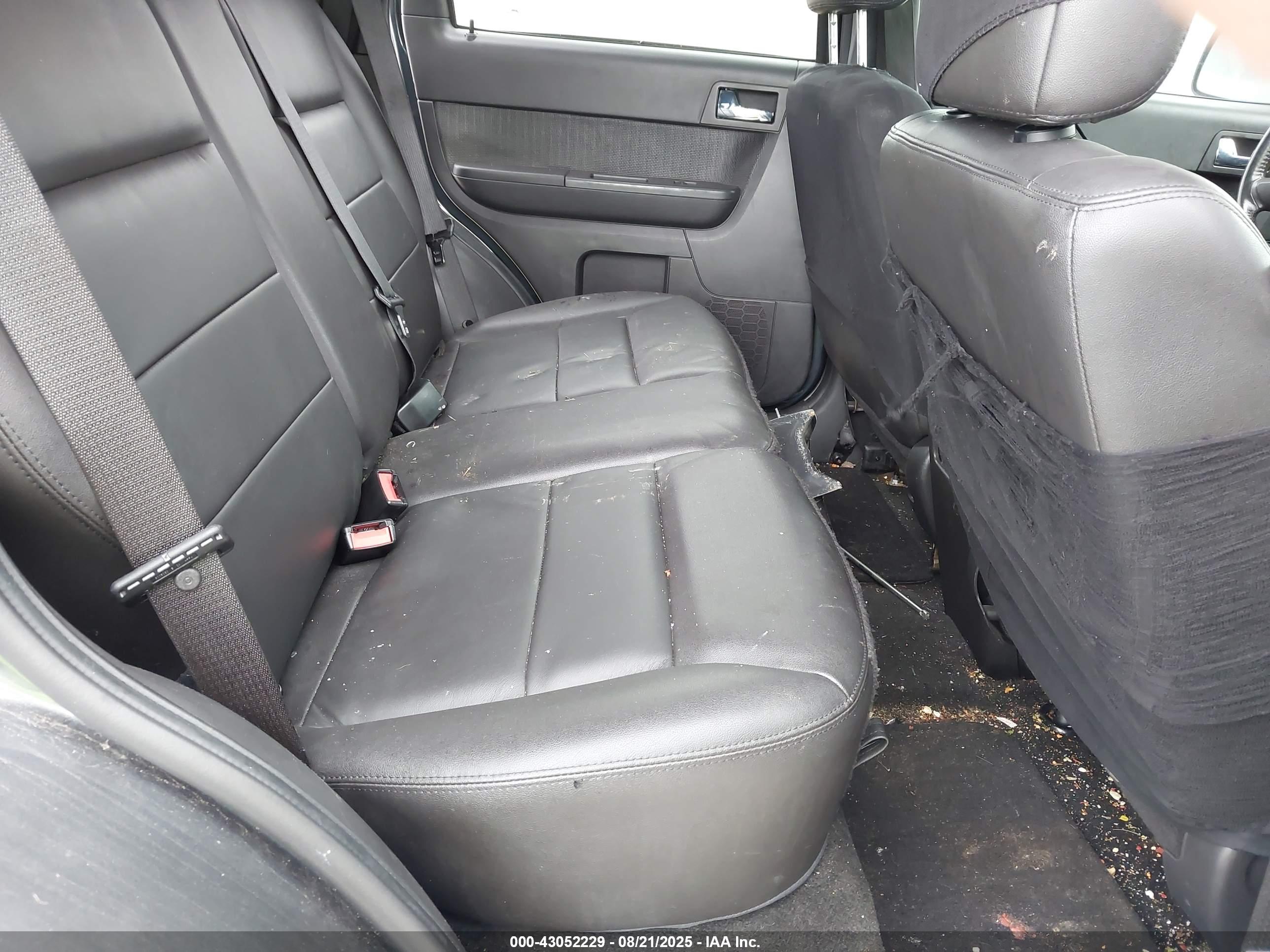 FORD ESCAPE image 8