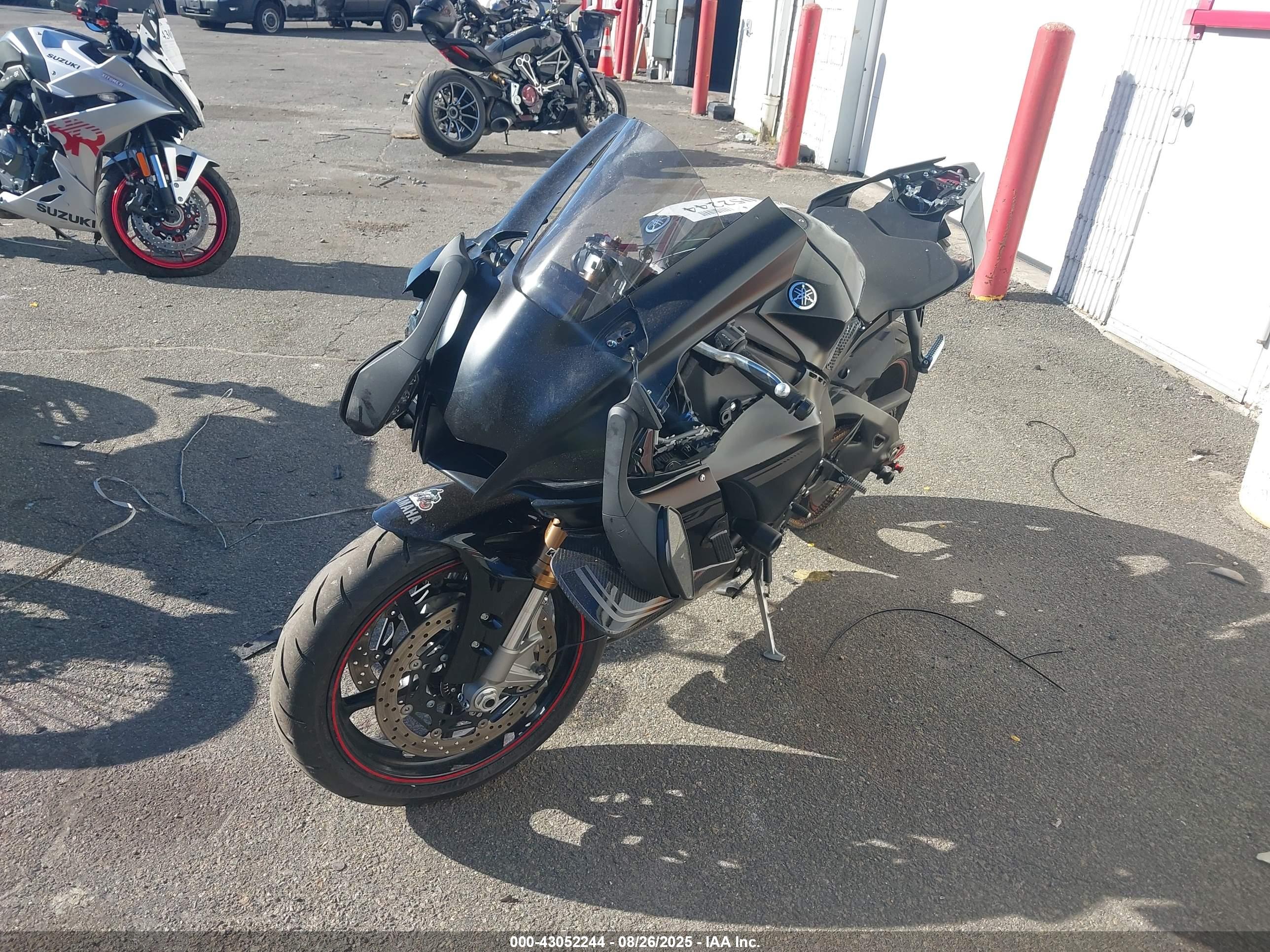 YAMAHA YZF1000 image 2