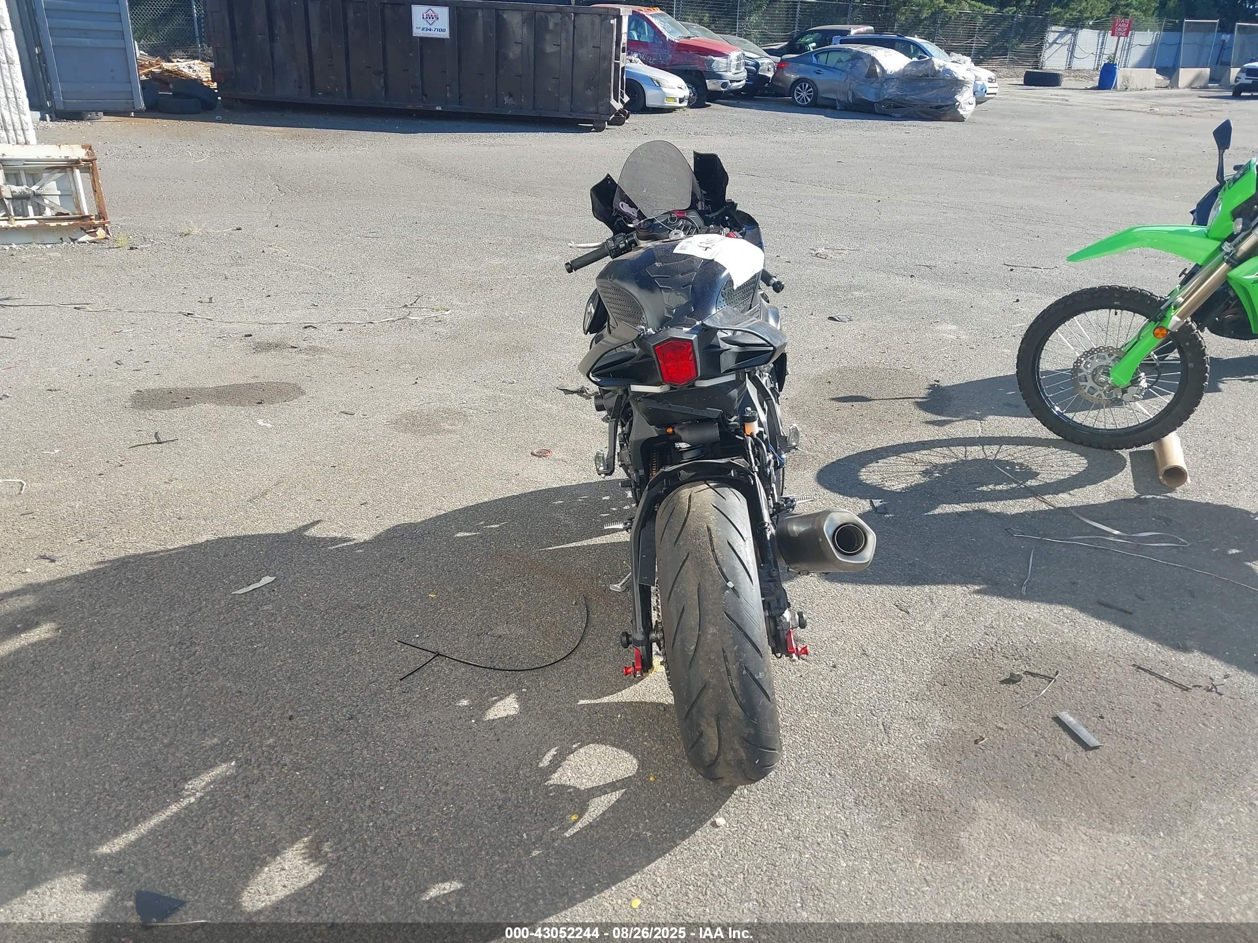 YAMAHA YZF1000 image 6