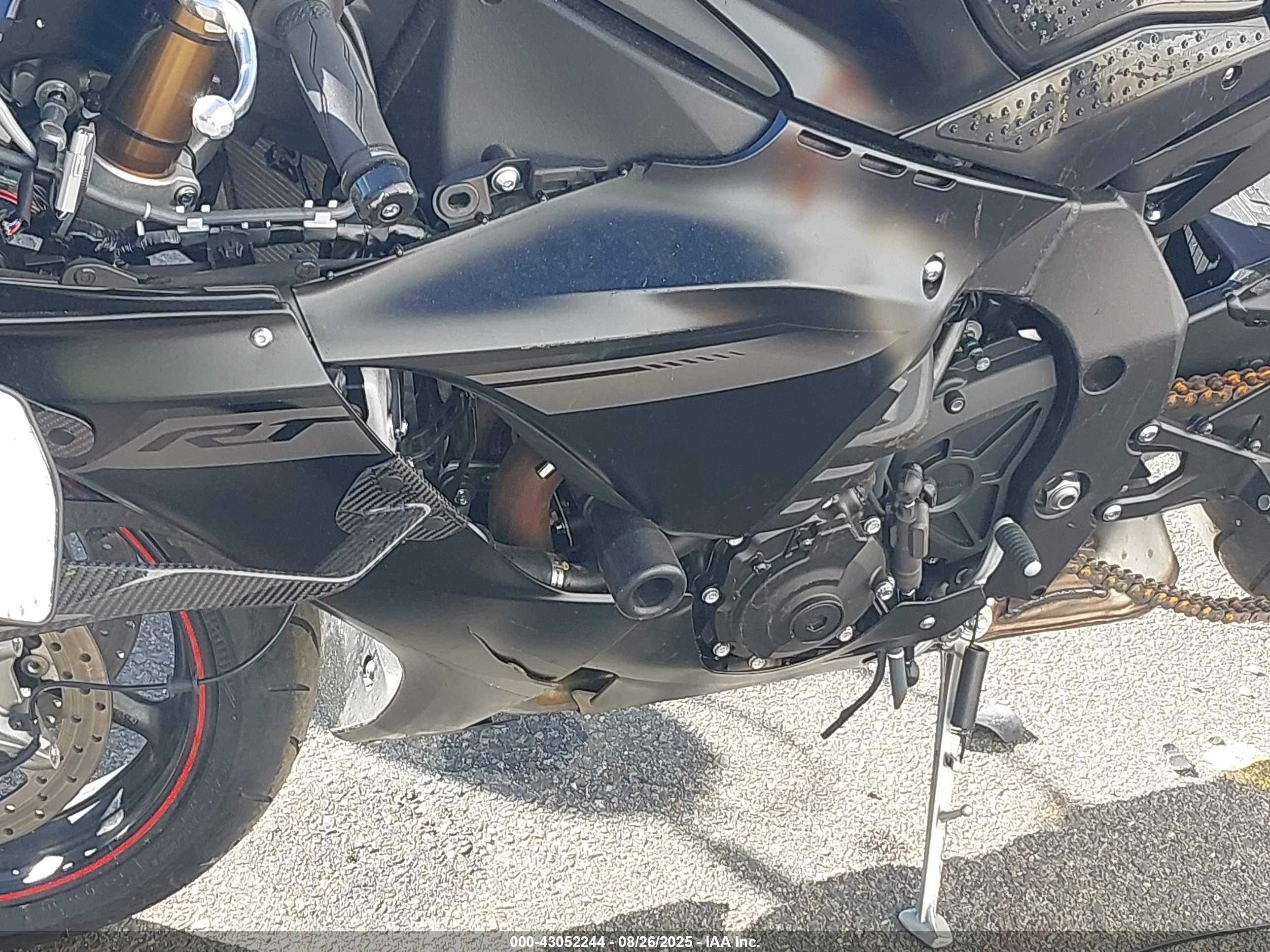 YAMAHA YZF1000 image 9