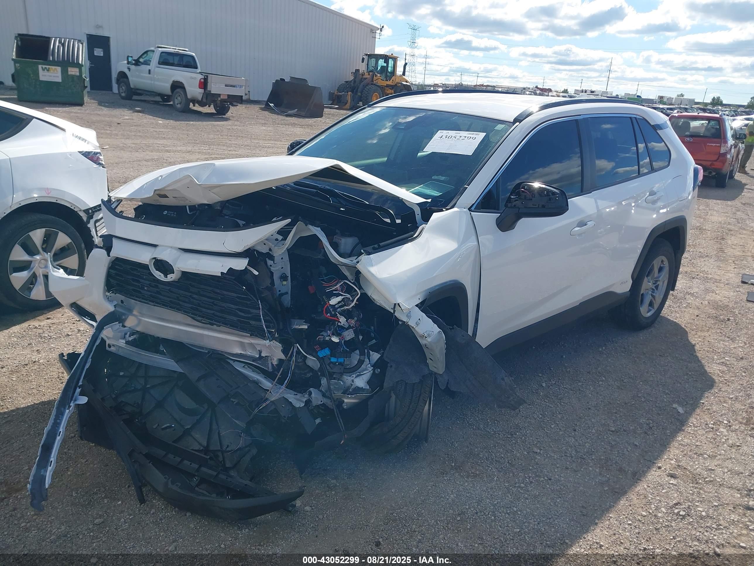 TOYOTA RAV4 image 2