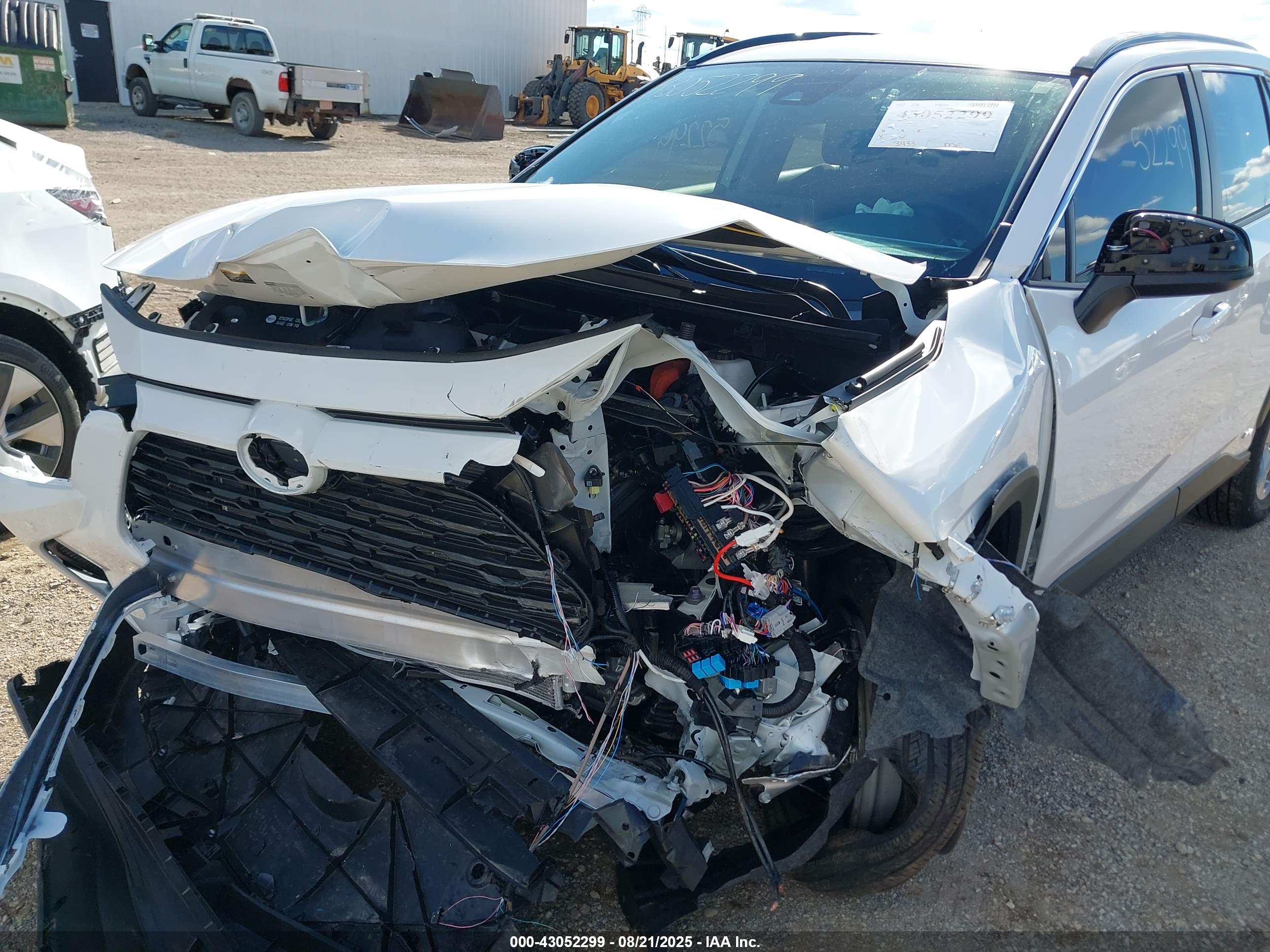 TOYOTA RAV4 image 6